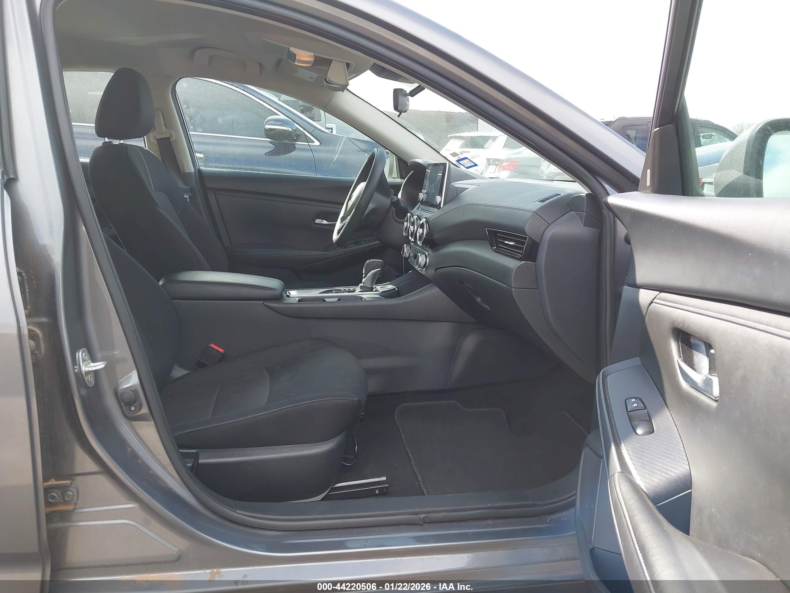 NISSAN SENTRA image 5