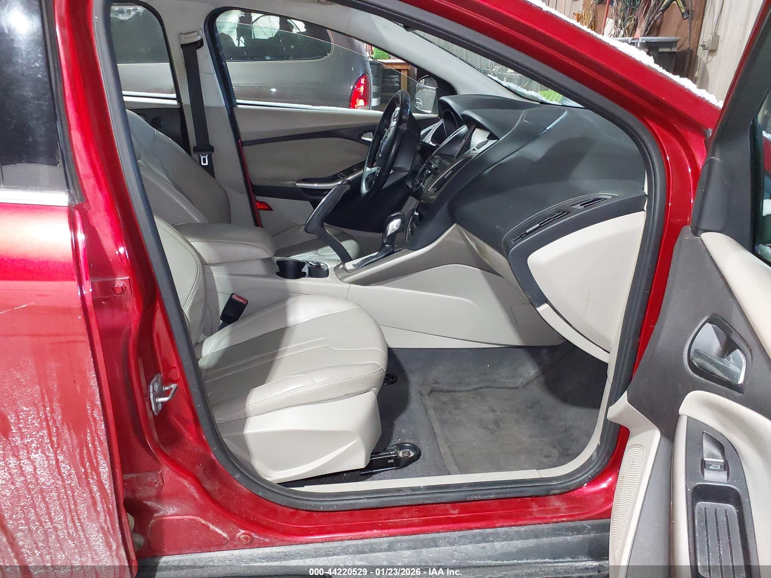 FORD FOCUS image 5