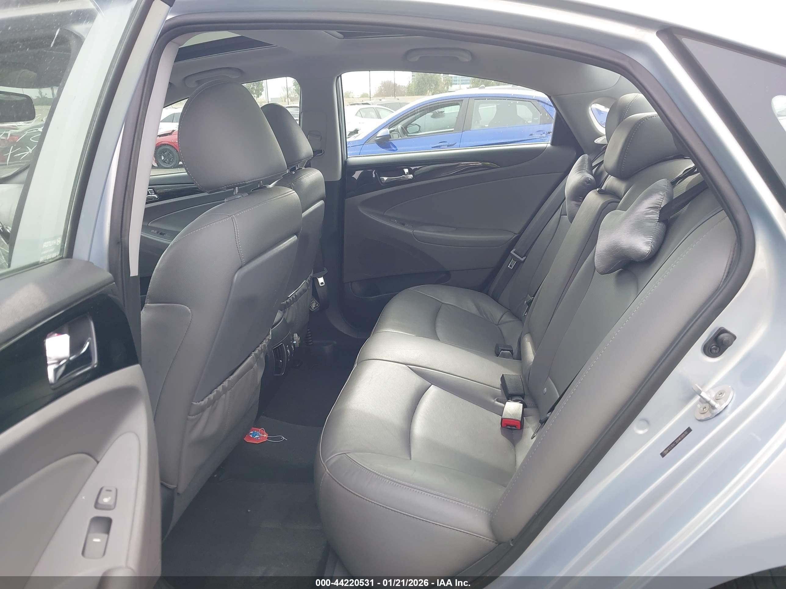 HYUNDAI SONATA image 8