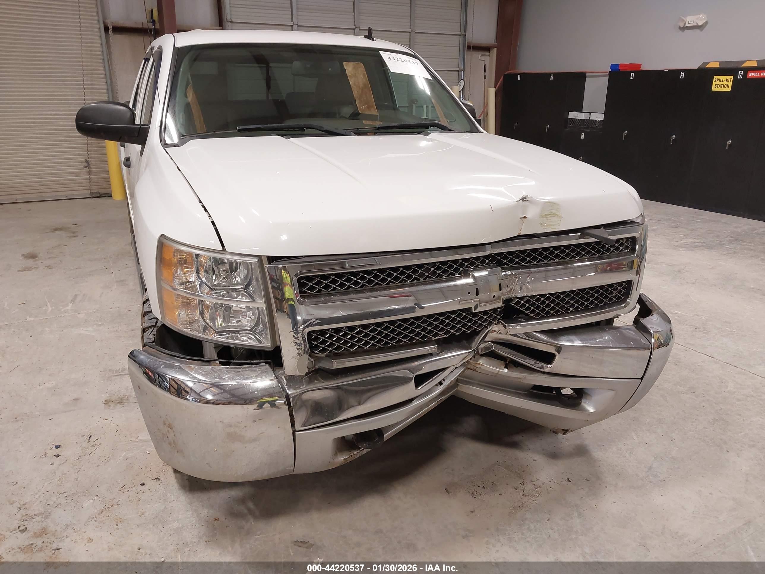 CHEVROLET SILVERADO image 6