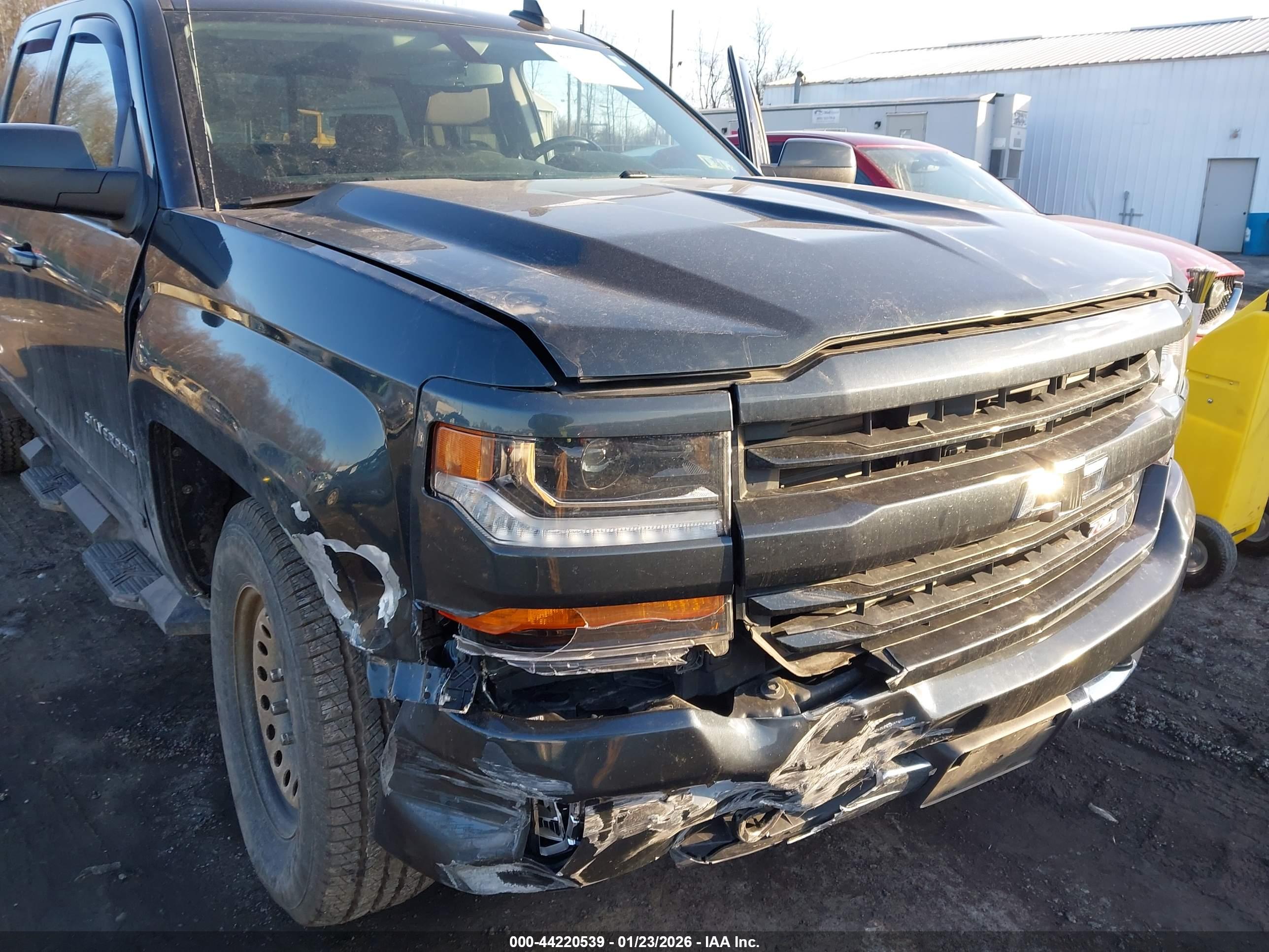 CHEVROLET SILVERADO image 6