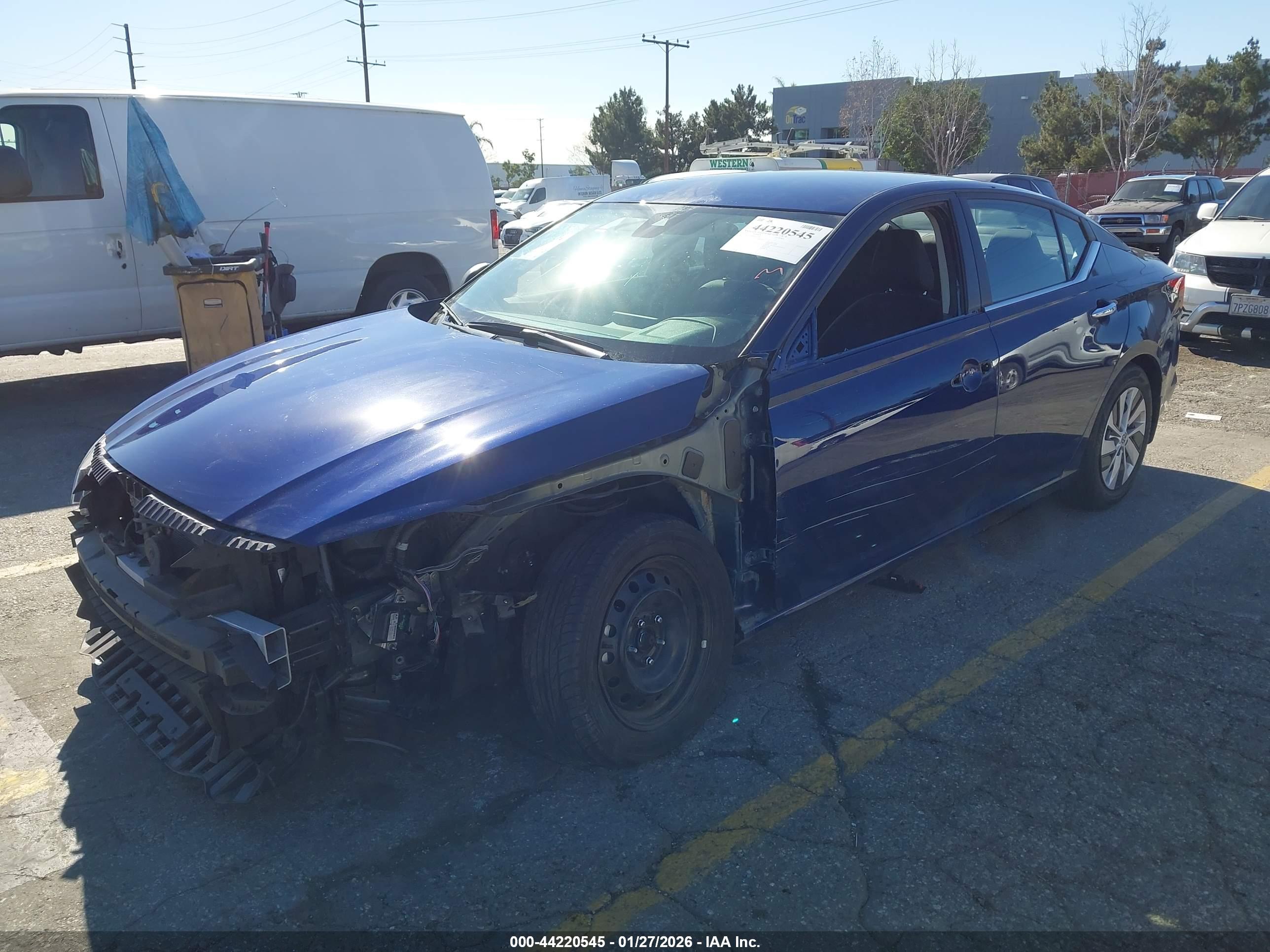 NISSAN ALTIMA image 2