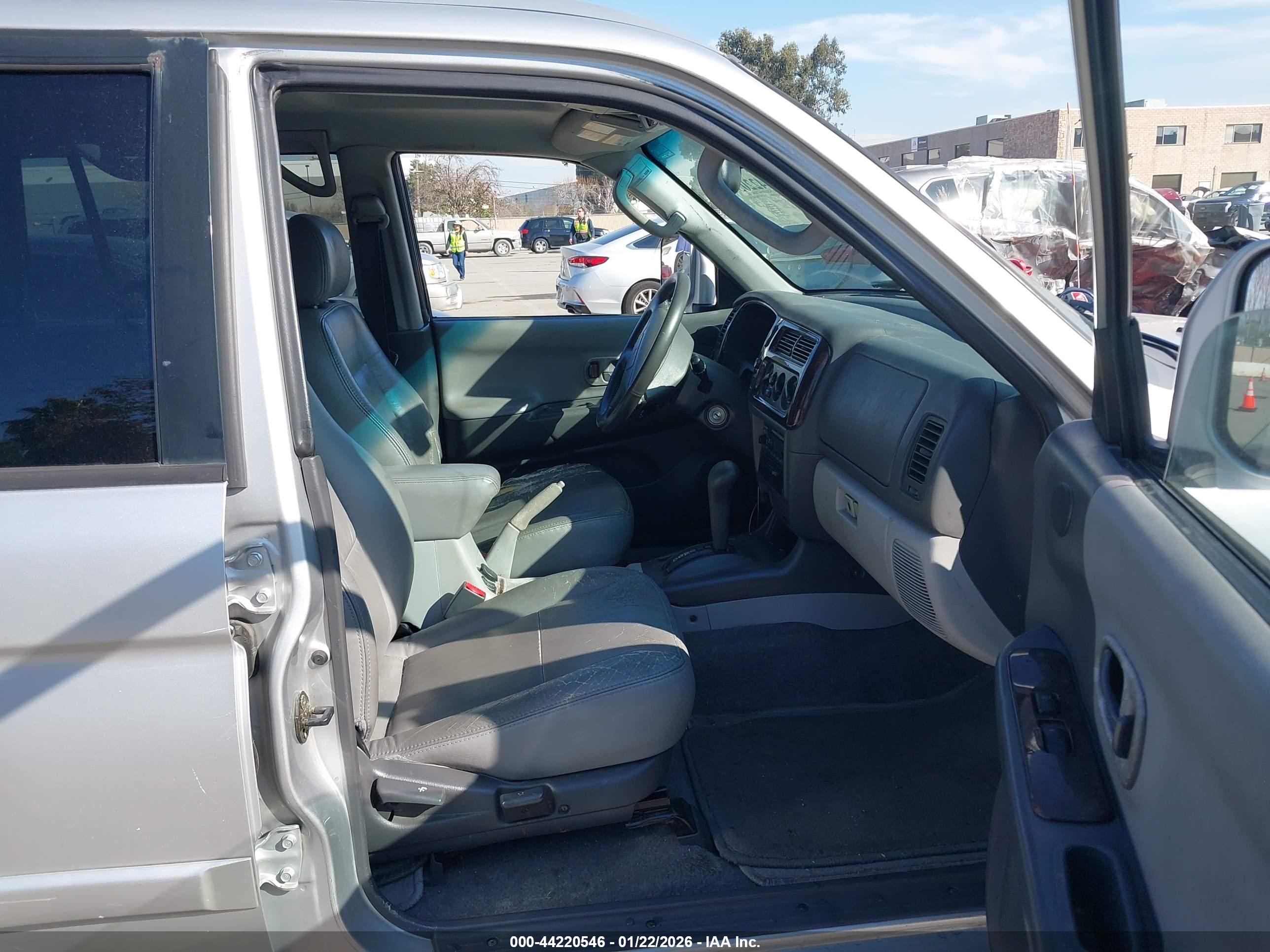 MITSUBISHI MONTERO image 5