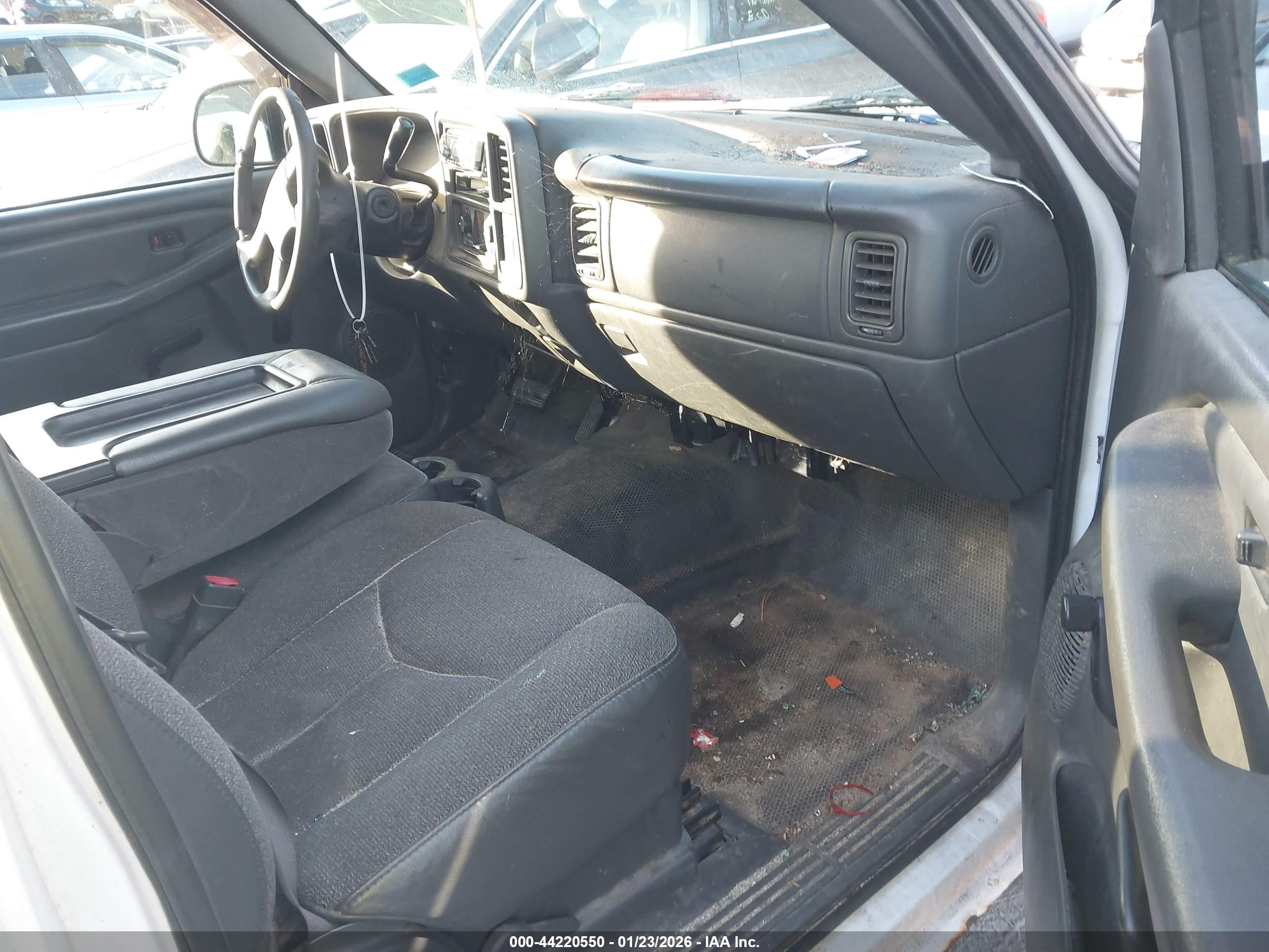 GMC SIERRA image 5