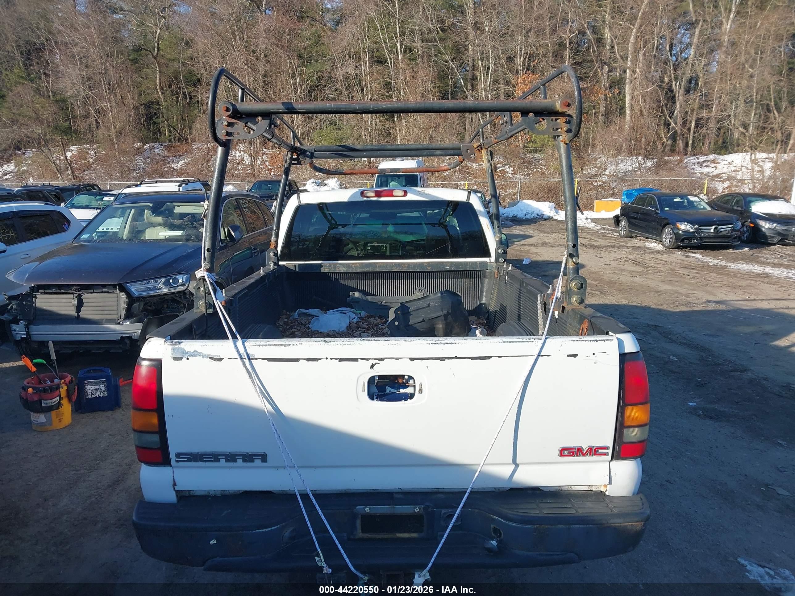 GMC SIERRA image 8