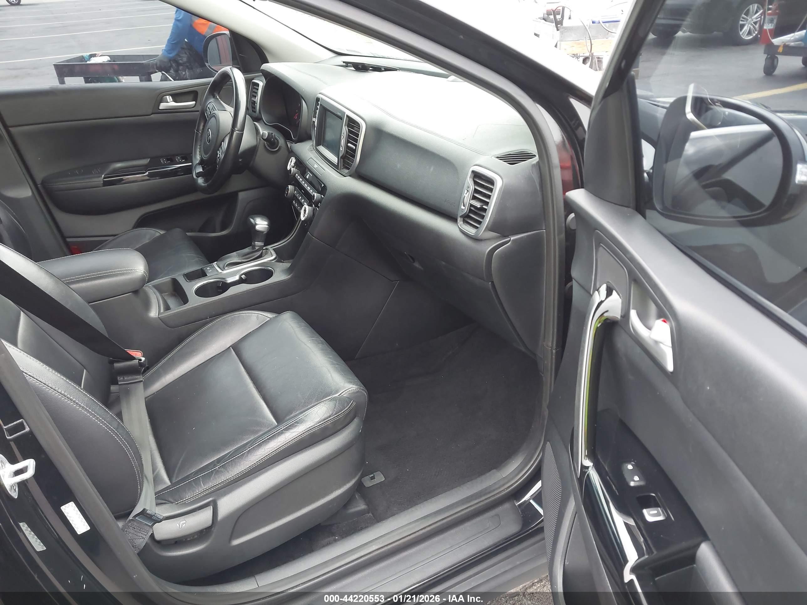 KIA SPORTAGE image 5