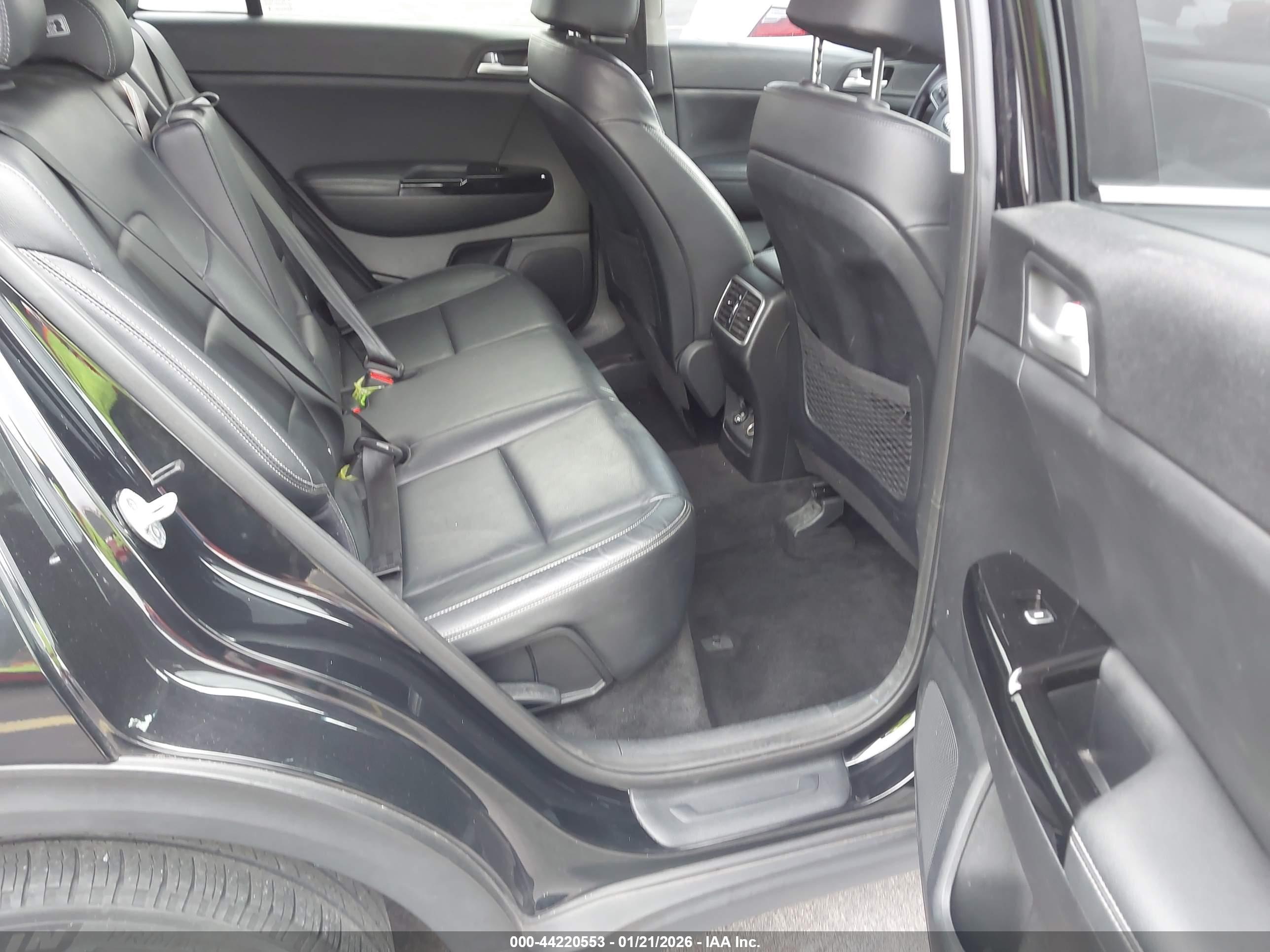 KIA SPORTAGE image 8