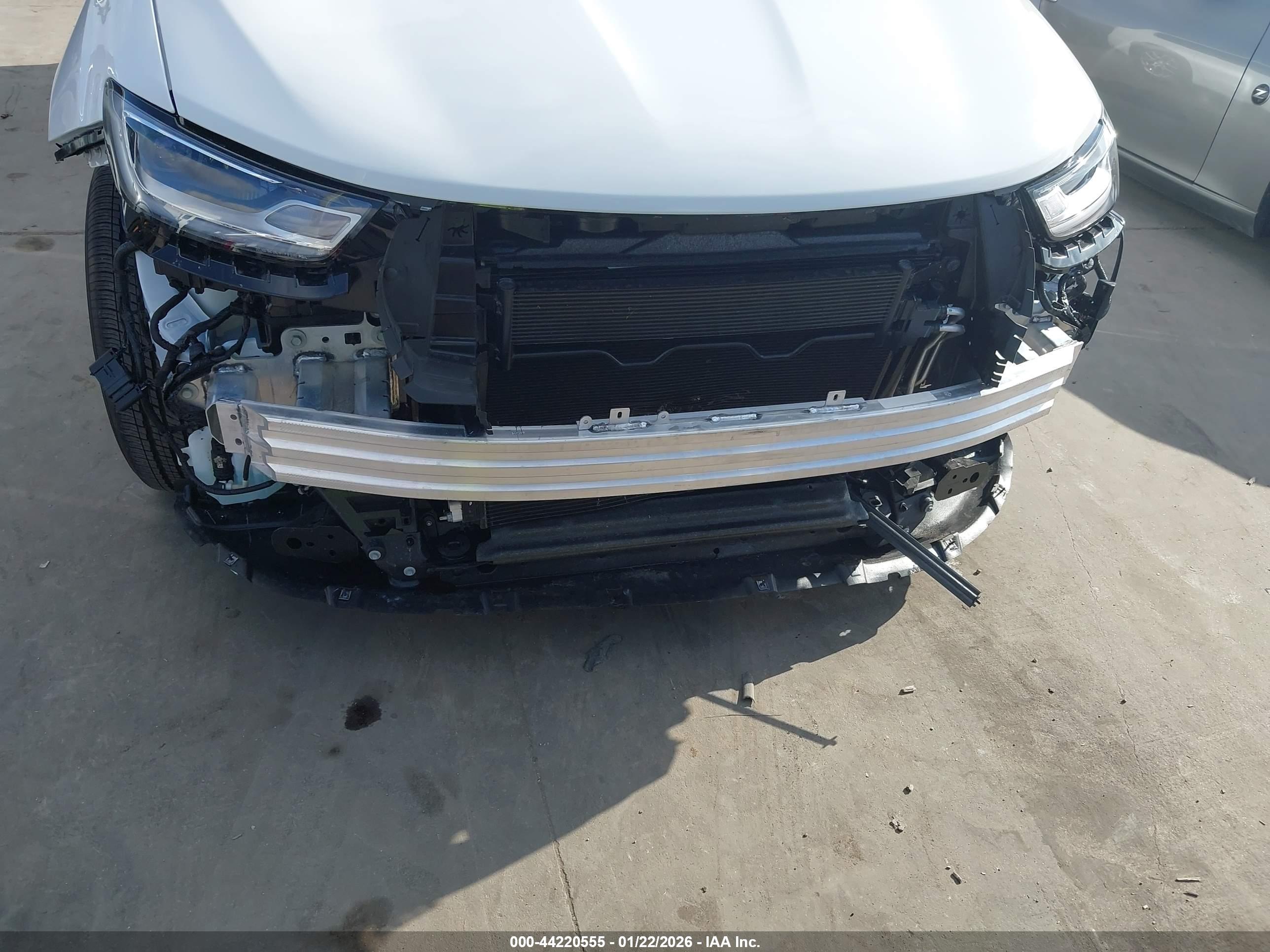 CHRYSLER PACIFICA image 6