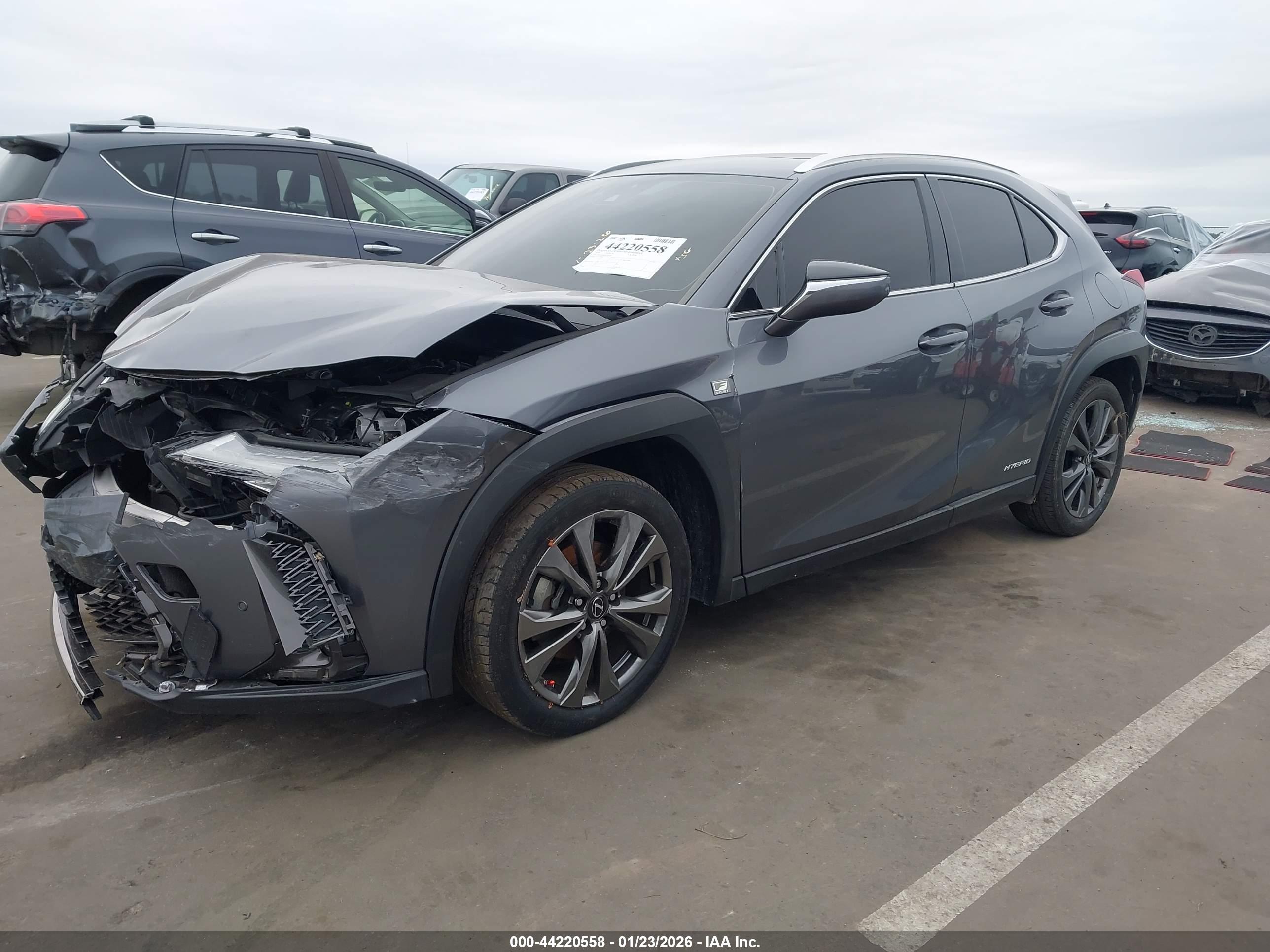 LEXUS UX image 2