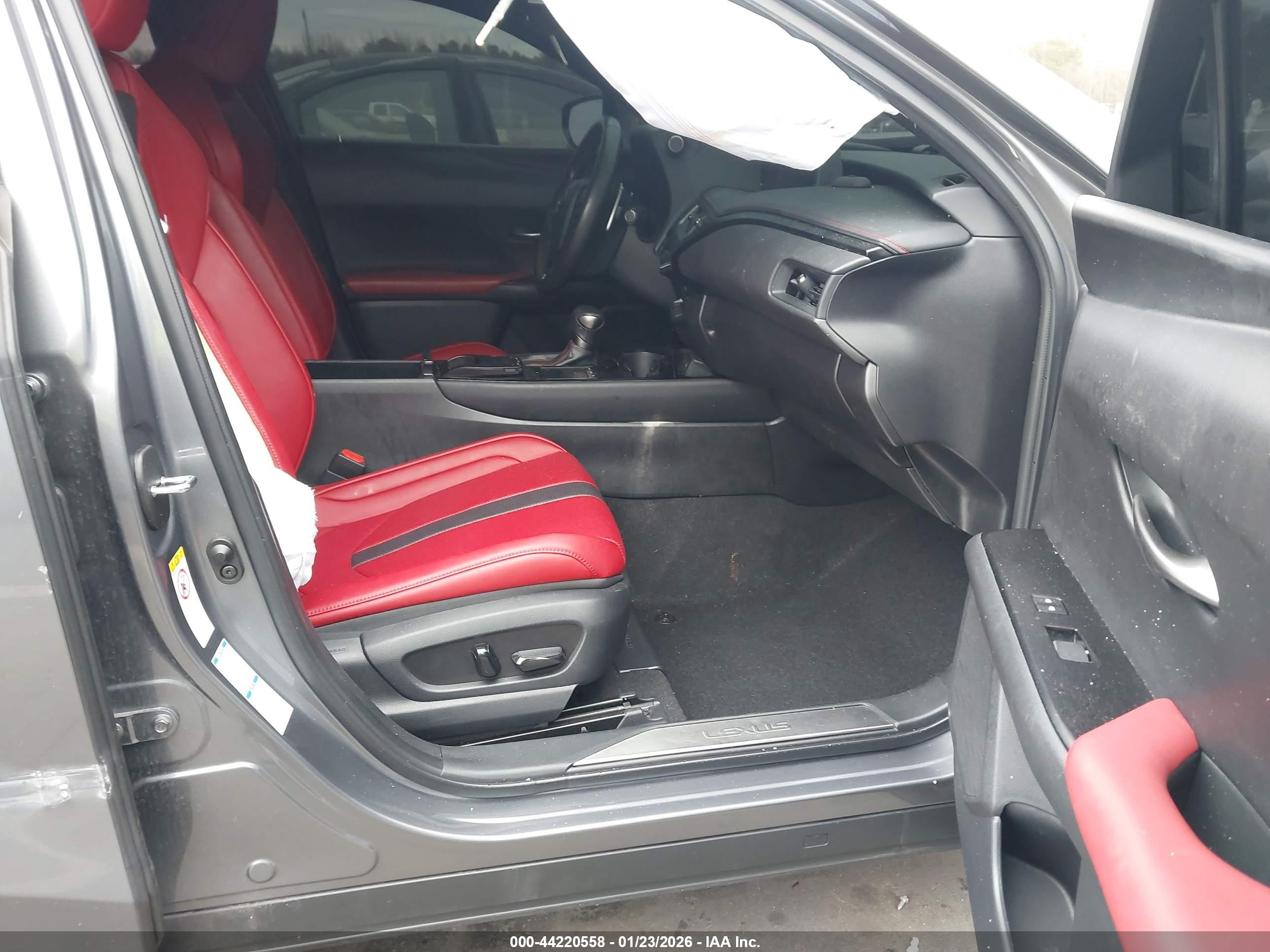 LEXUS UX image 5