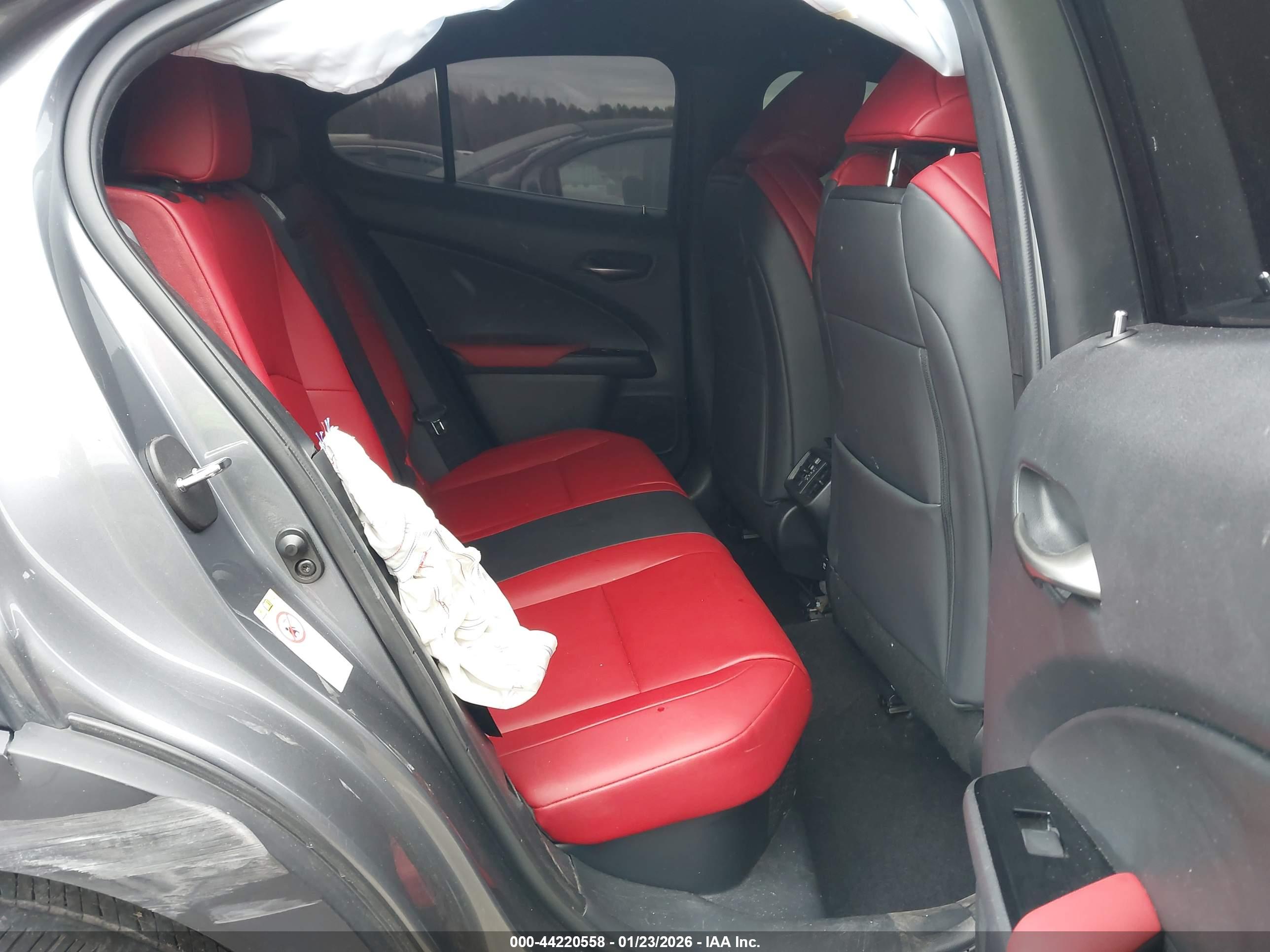LEXUS UX image 8