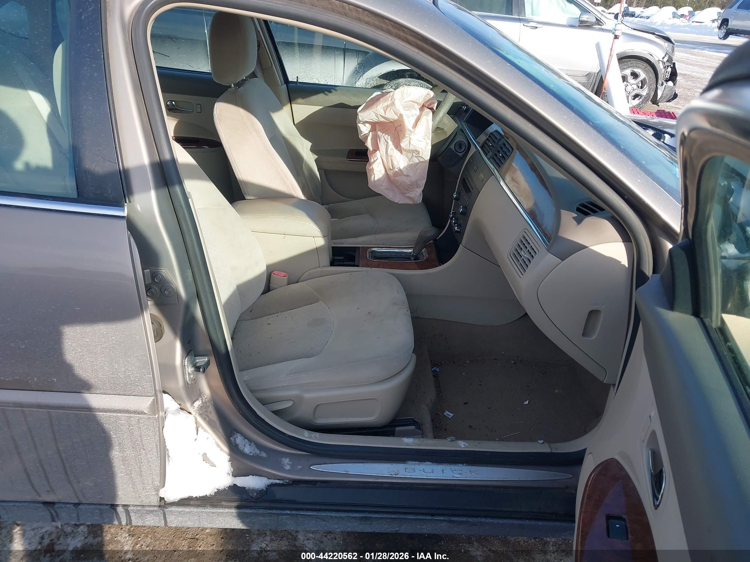 BUICK LACROSSE image 5