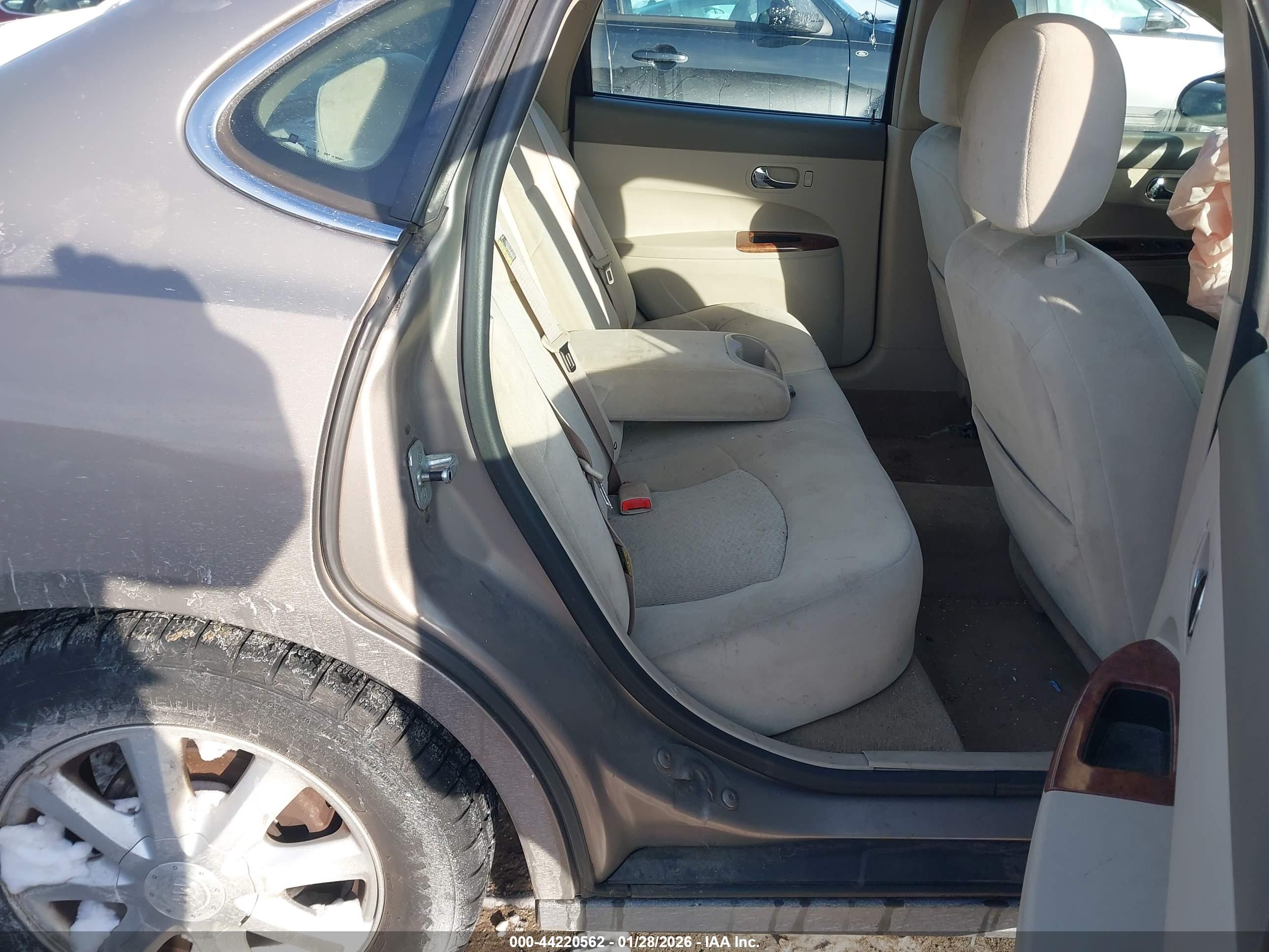 BUICK LACROSSE image 8