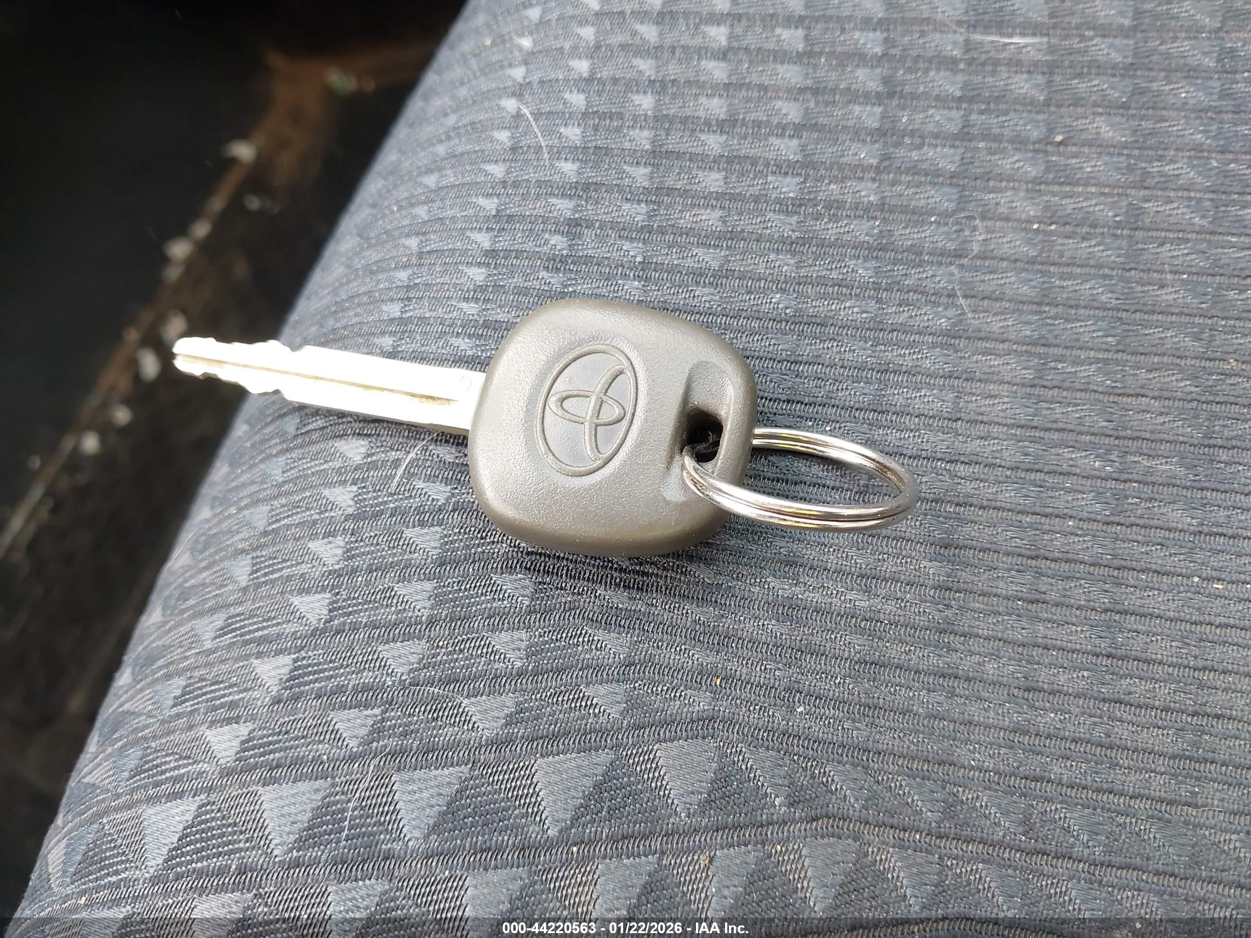 TOYOTA CAMRY image 11