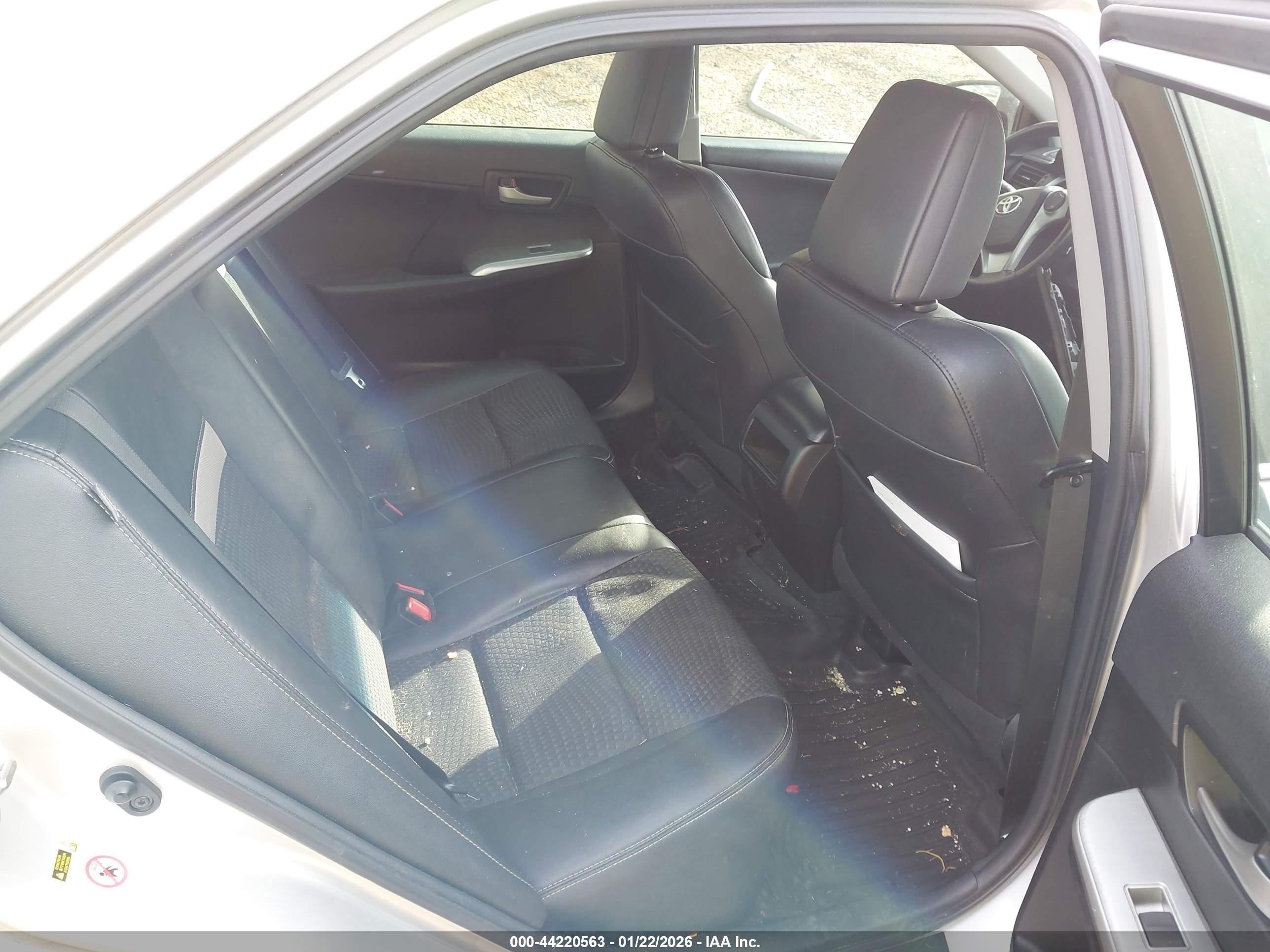TOYOTA CAMRY image 8