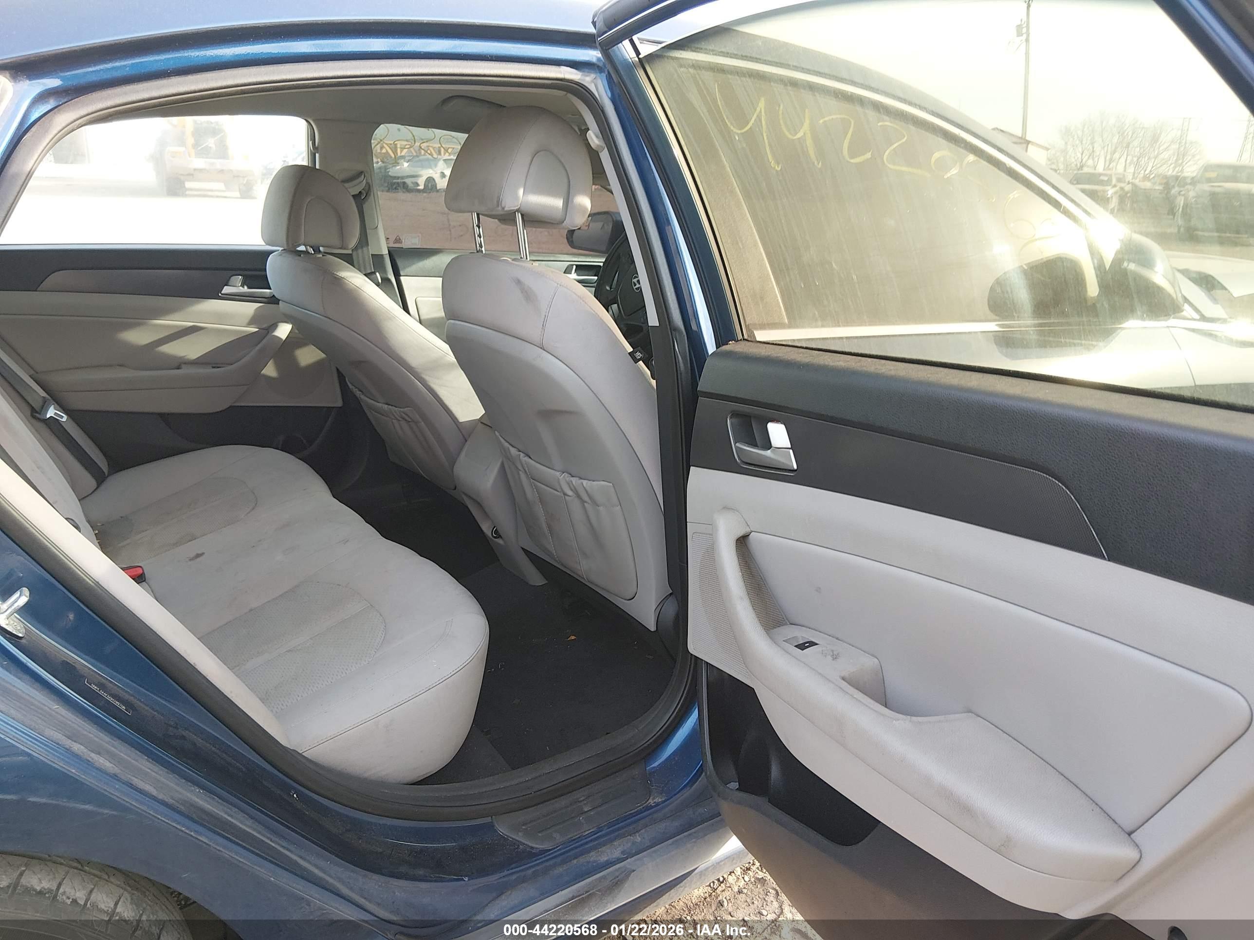 HYUNDAI SONATA image 8
