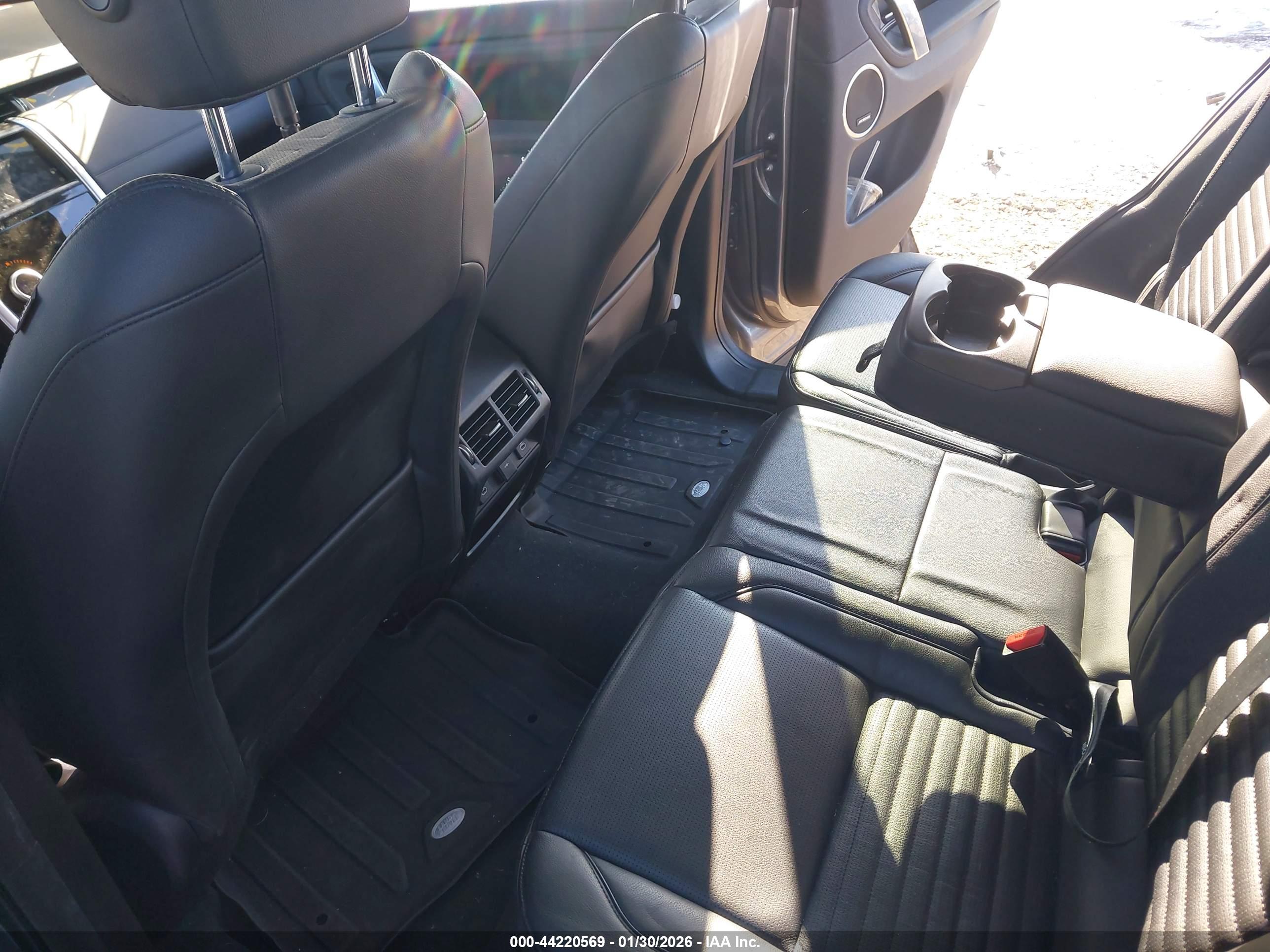 LAND ROVER image 8