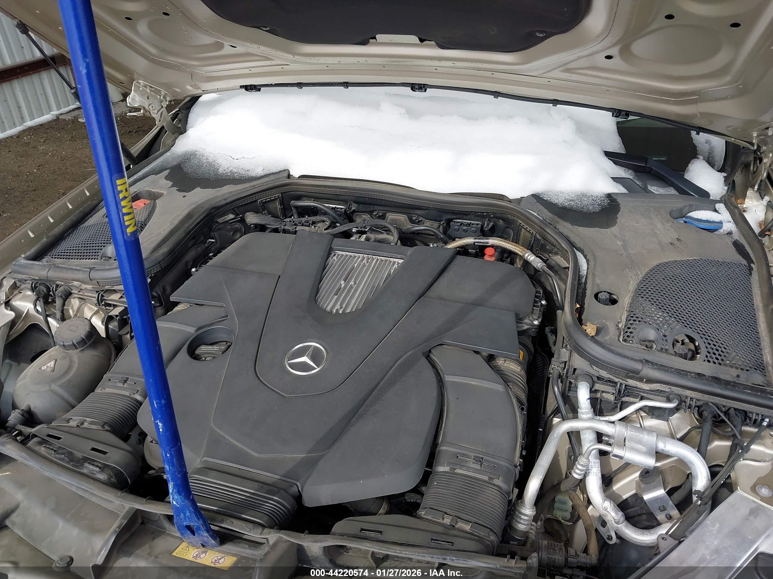 MERCEDES-BENZ E image 10