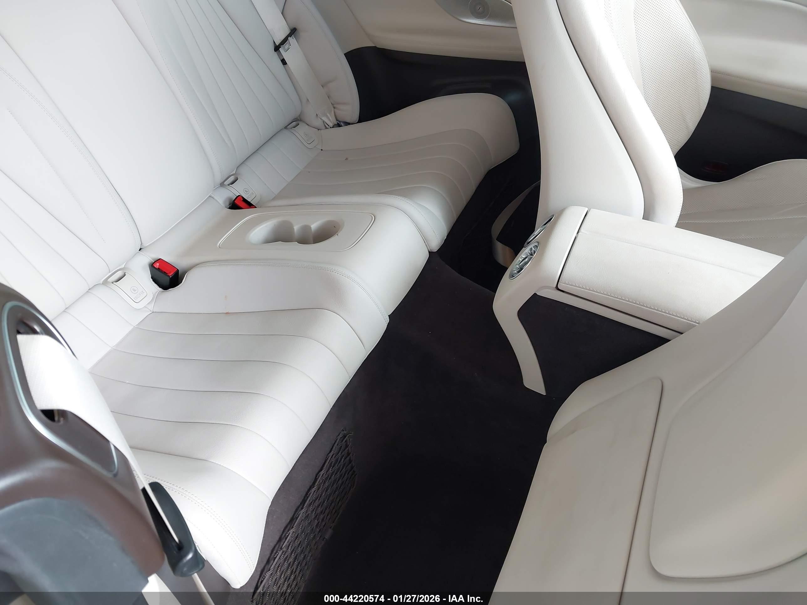 MERCEDES-BENZ E image 8