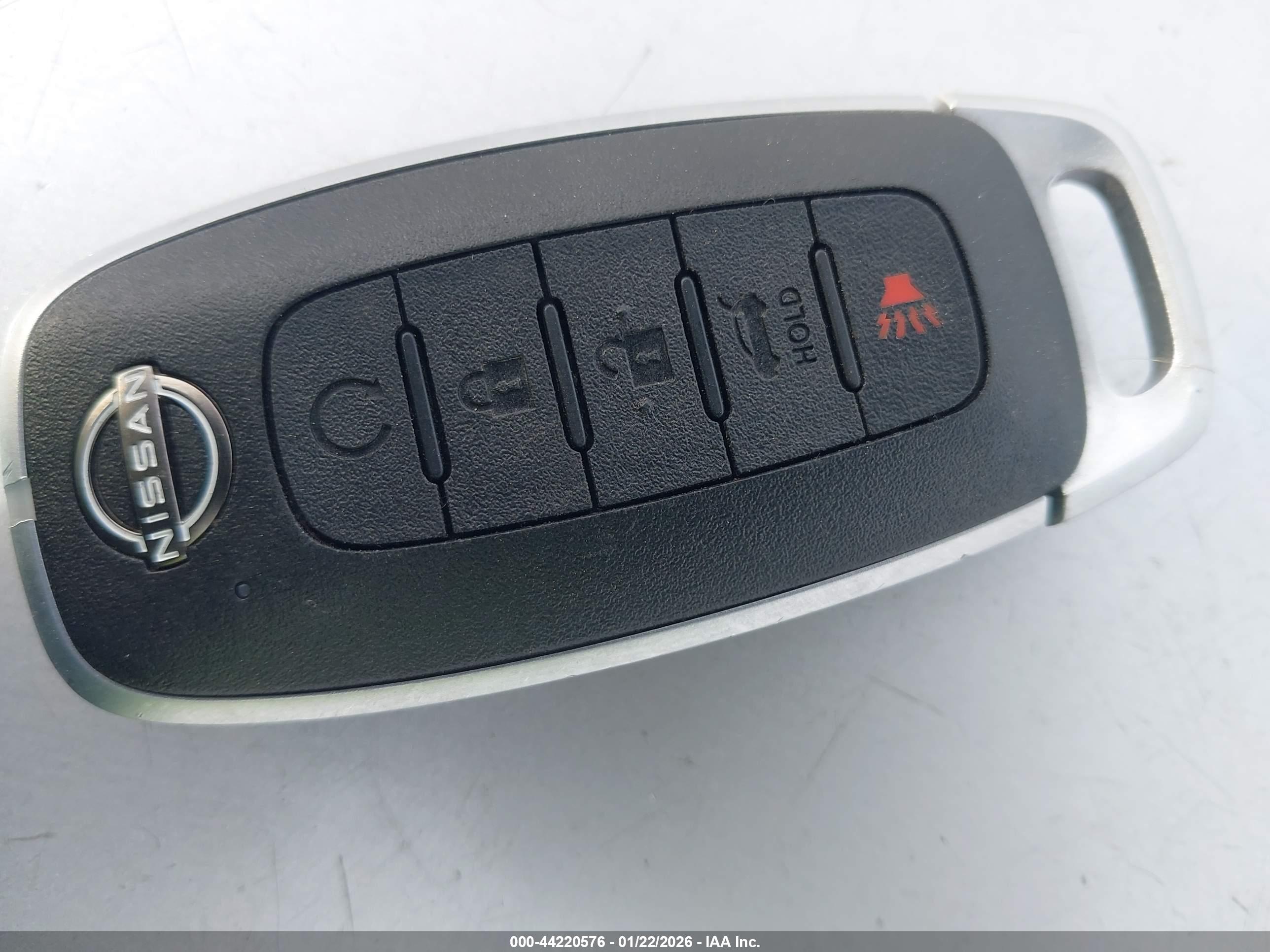 NISSAN ROGUE image 11