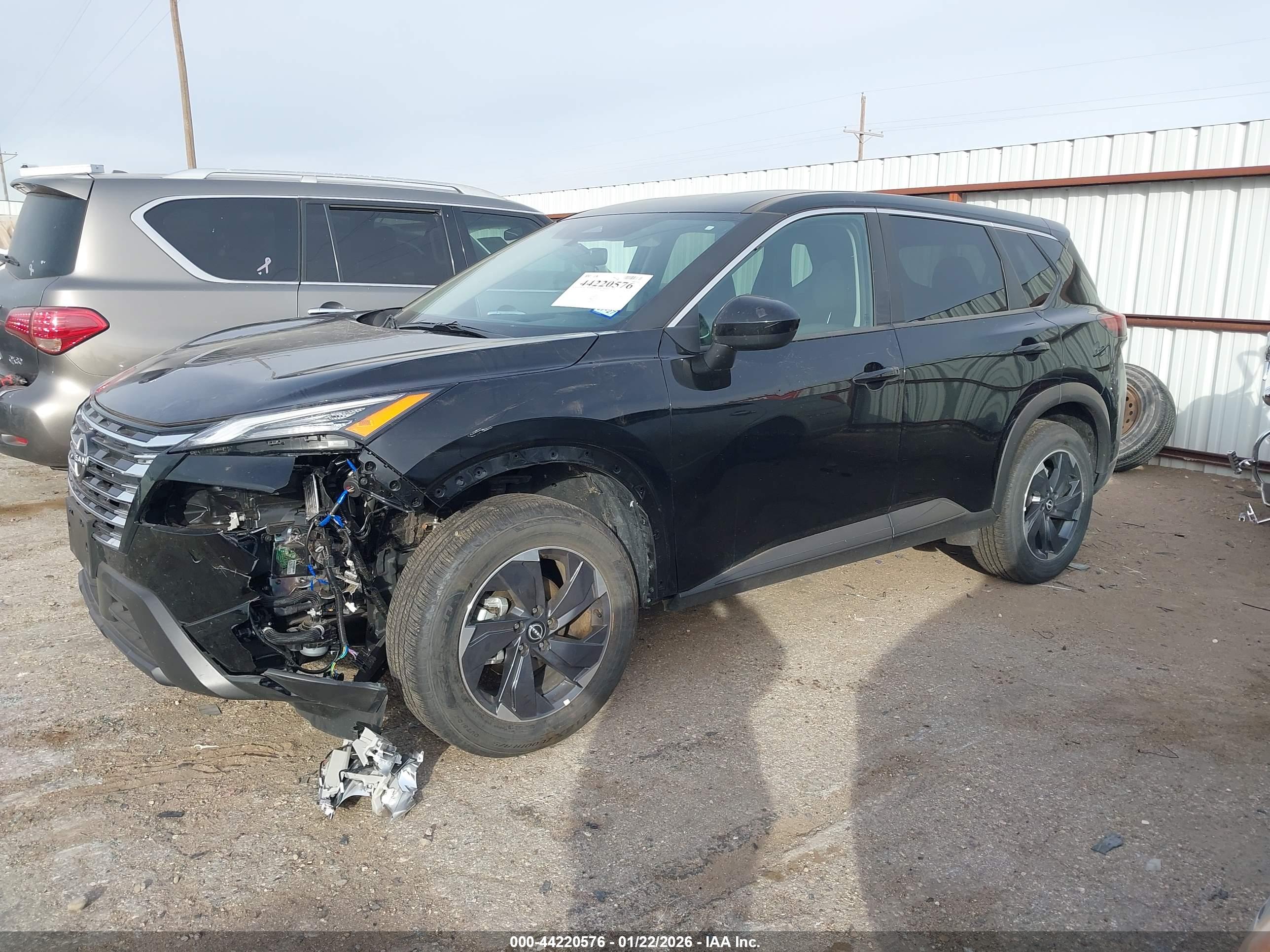 NISSAN ROGUE image 2