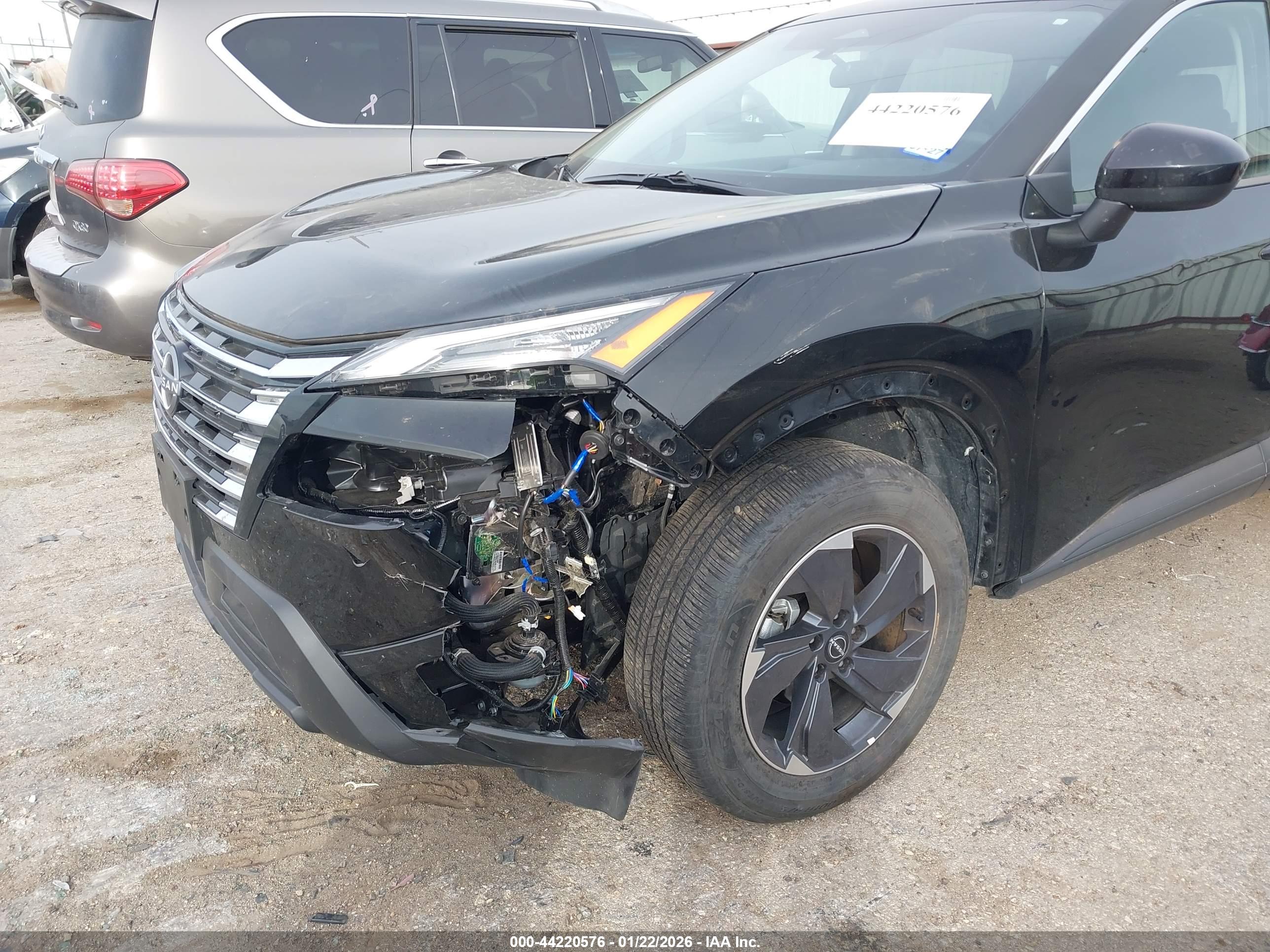 NISSAN ROGUE image 6