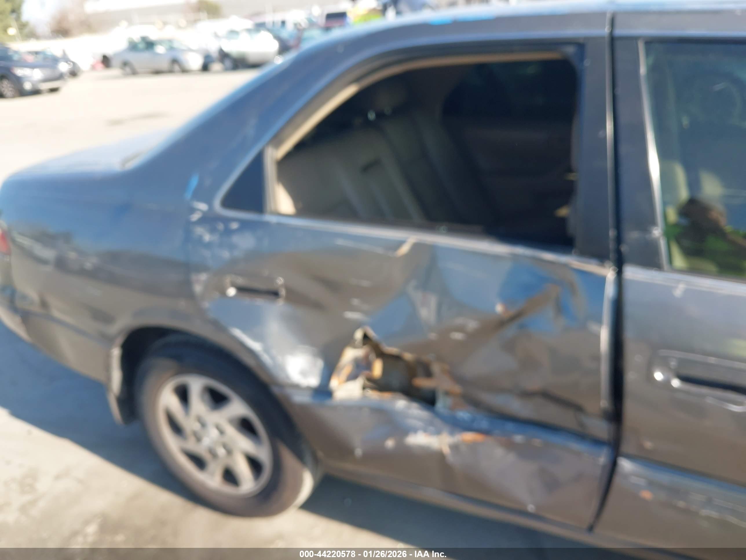 TOYOTA CAMRY image 6