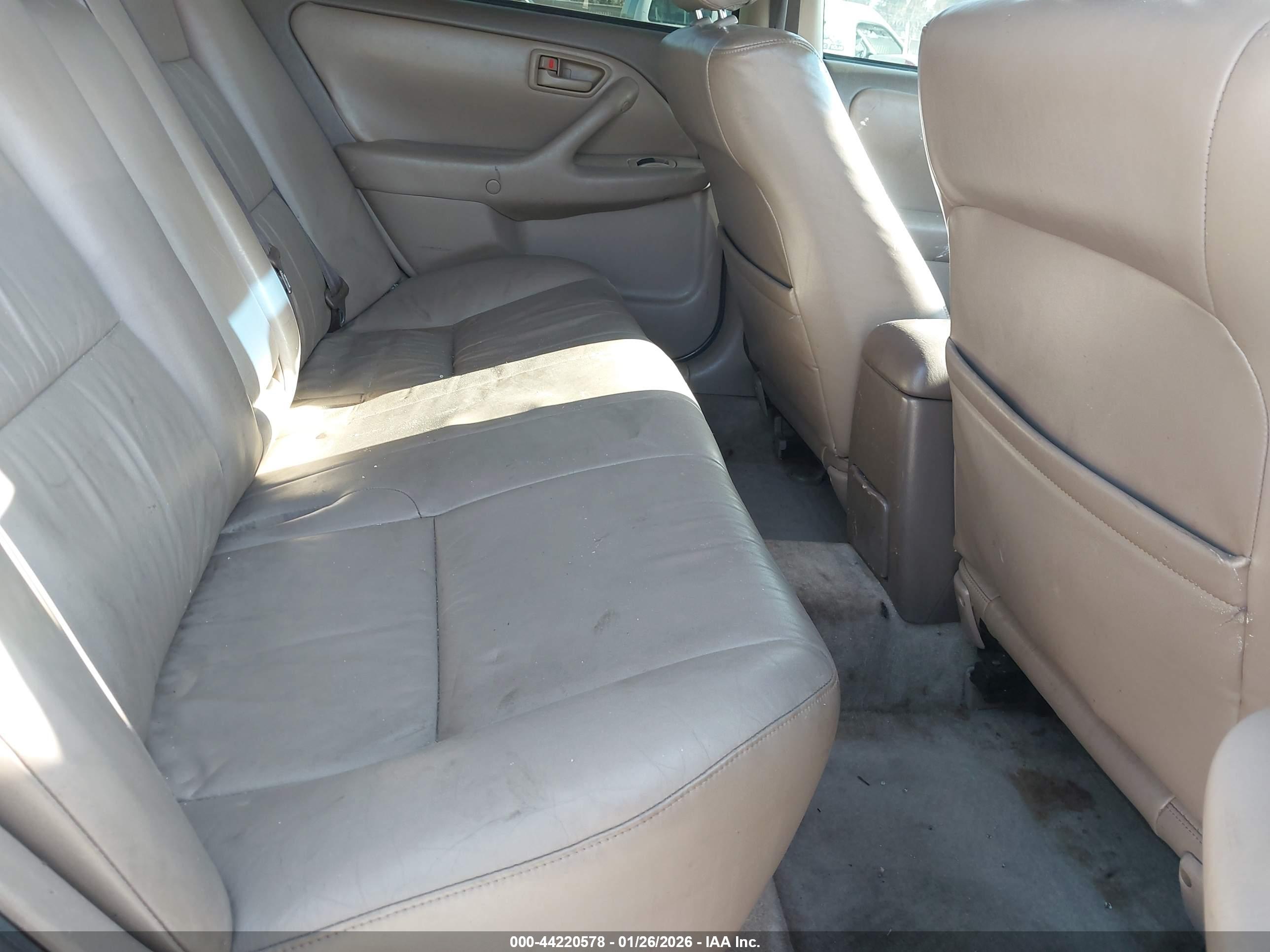 TOYOTA CAMRY image 8