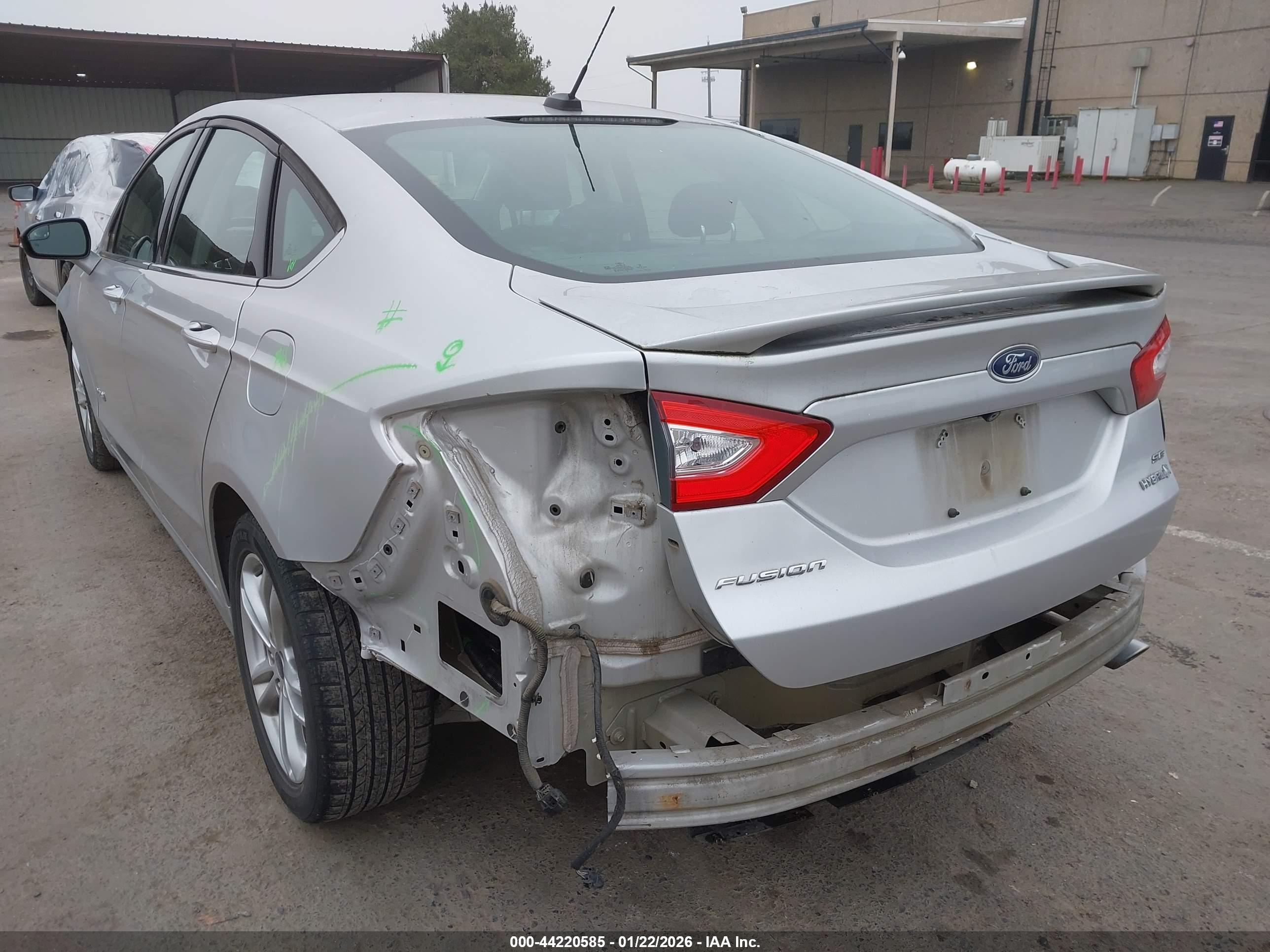 FORD FUSION image 6