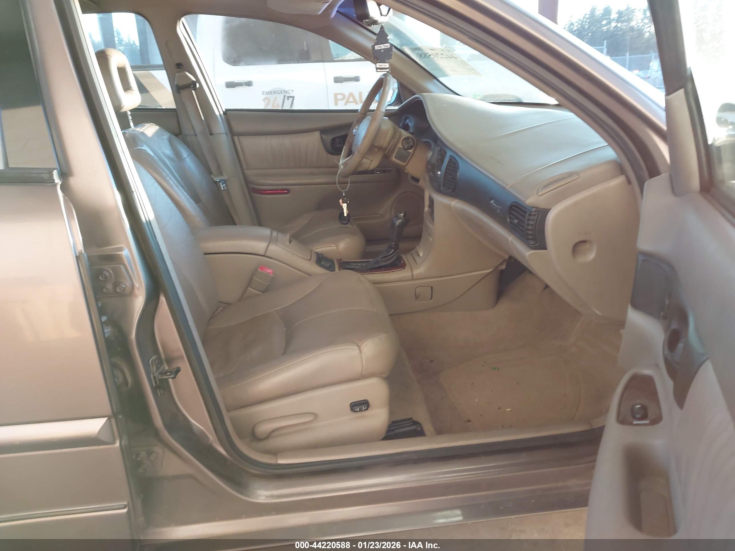 BUICK REGAL image 5