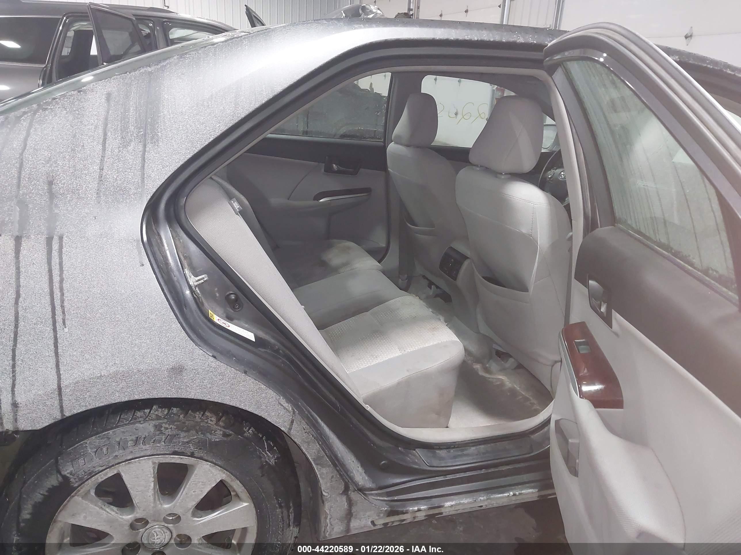 TOYOTA CAMRY image 8