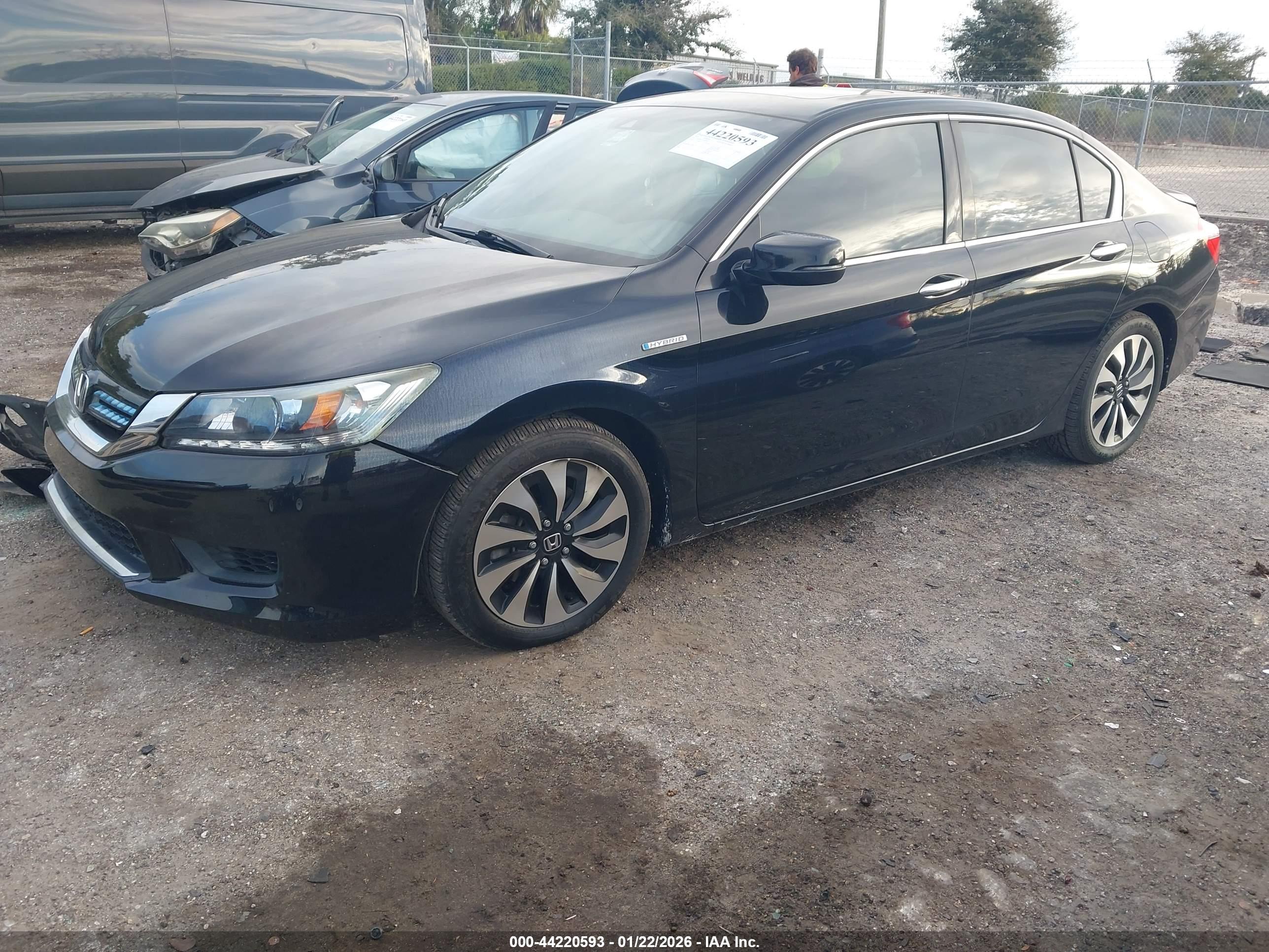 HONDA ACCORD image 2