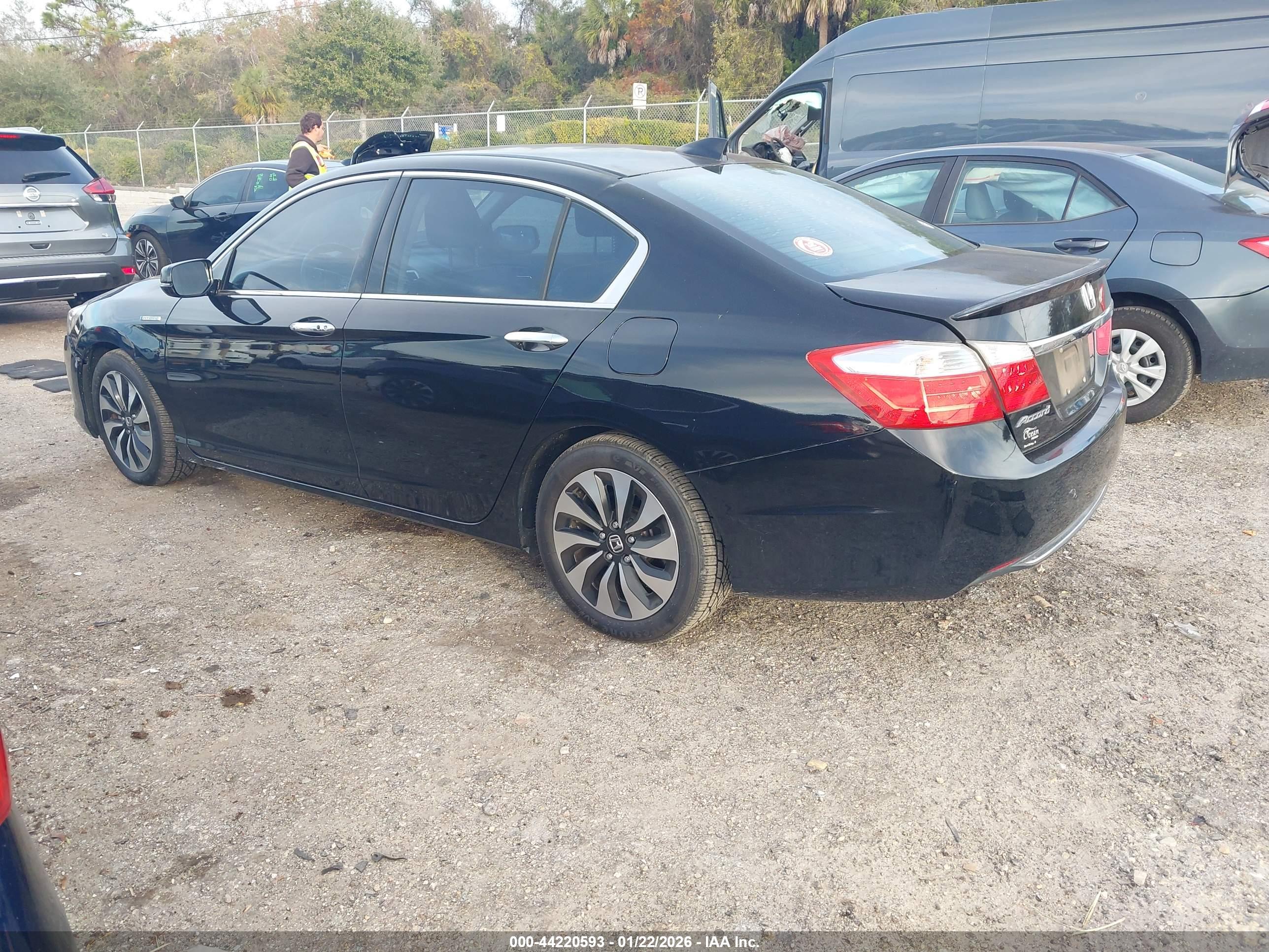 HONDA ACCORD image 3