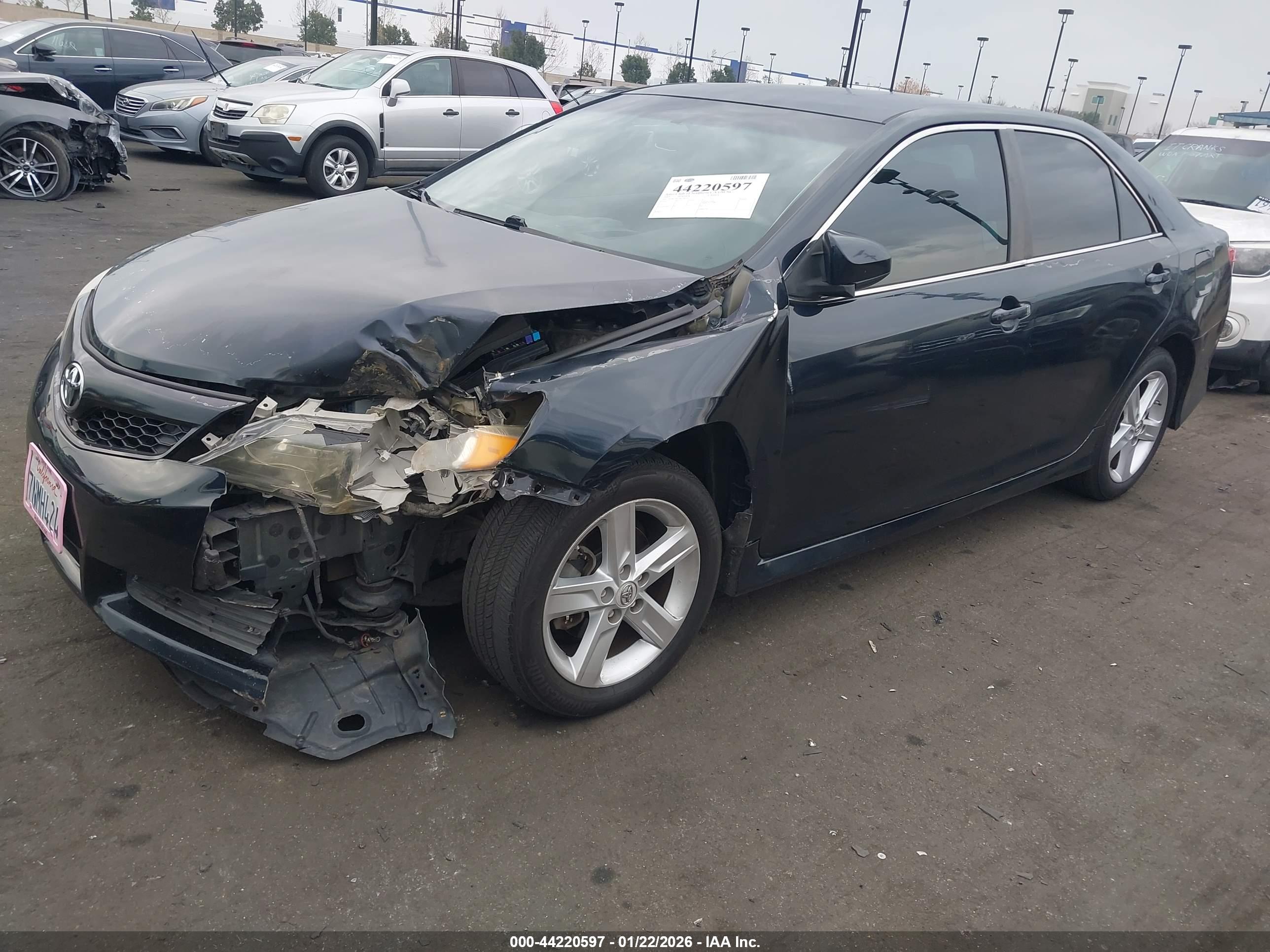 TOYOTA CAMRY image 2