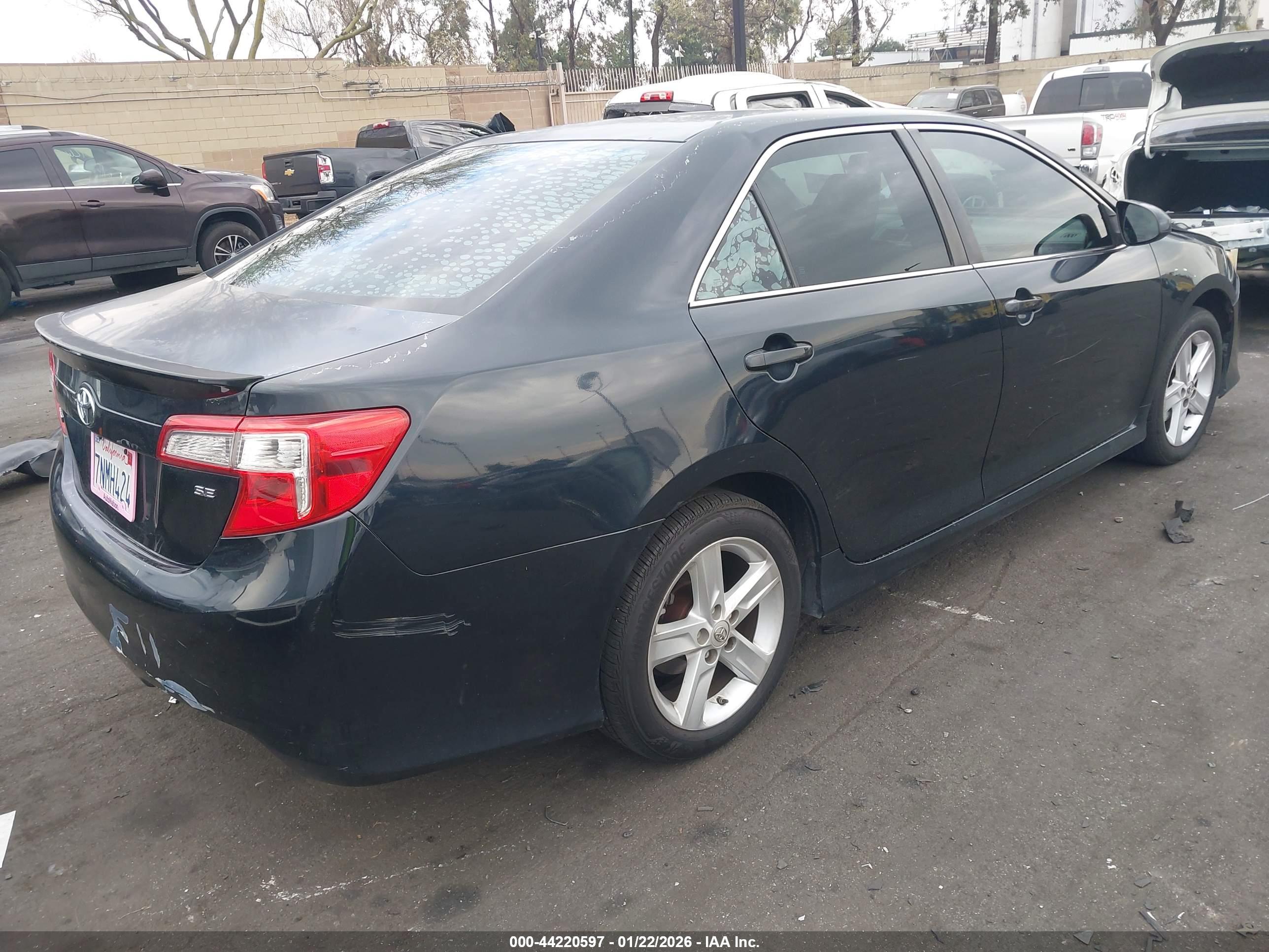 TOYOTA CAMRY image 4
