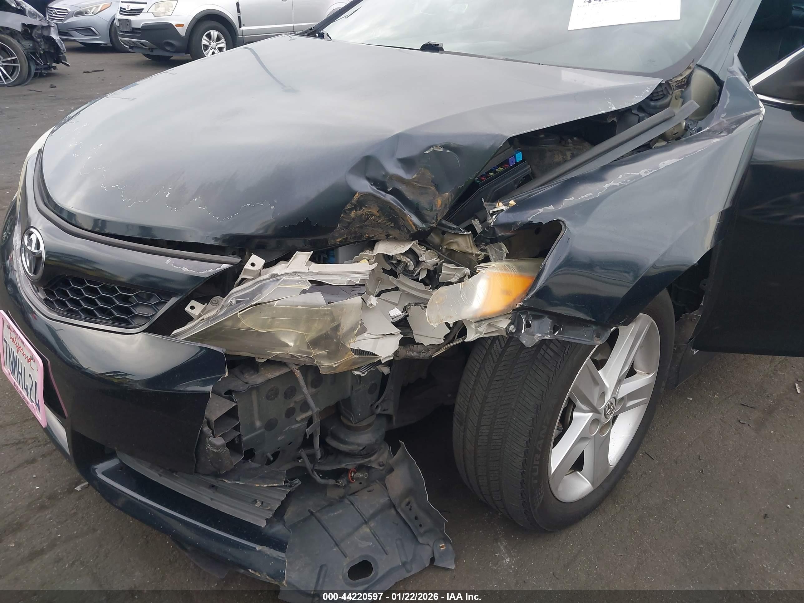 TOYOTA CAMRY image 6