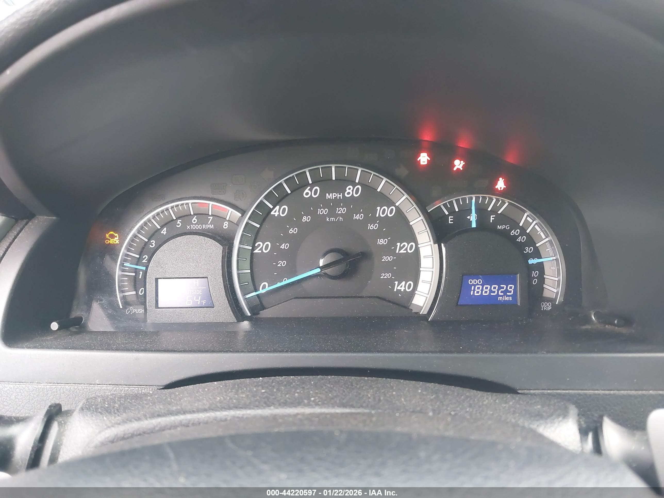 TOYOTA CAMRY image 7