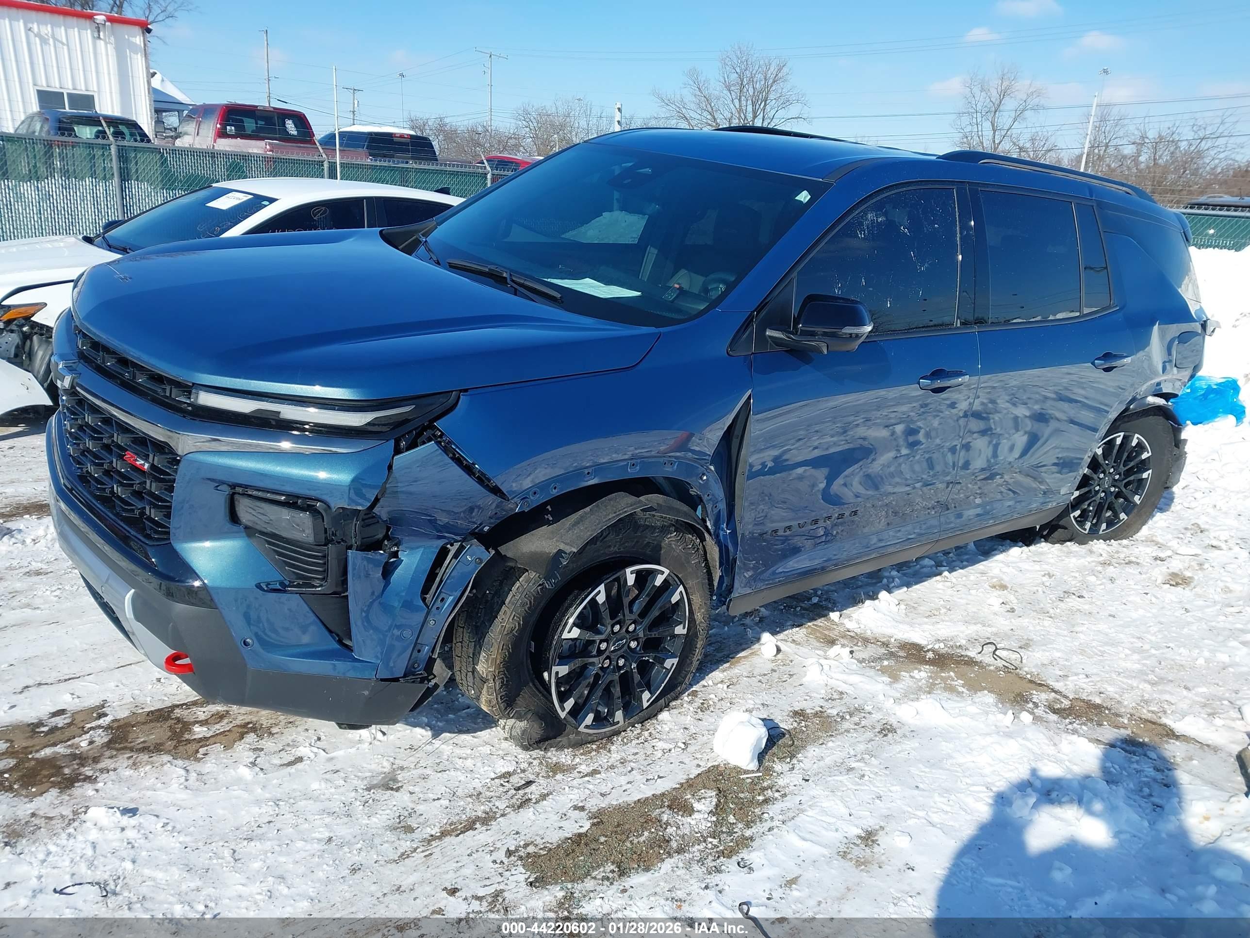CHEVROLET TRAVERSE image 2
