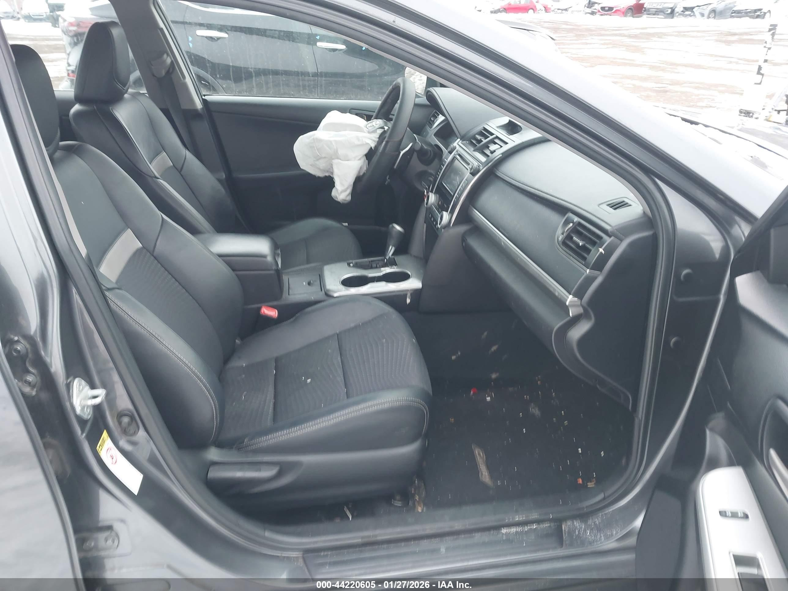 TOYOTA CAMRY image 5