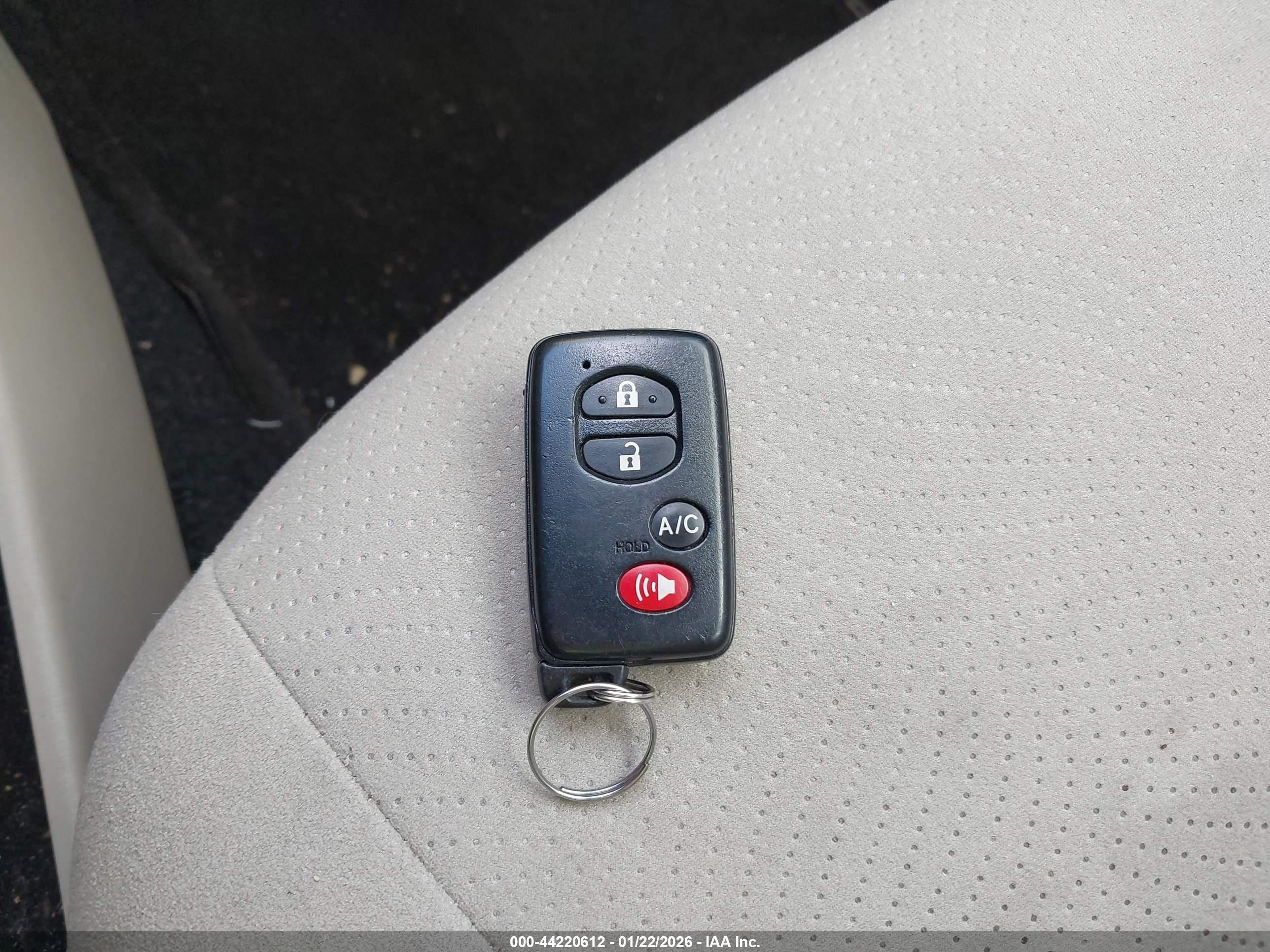 TOYOTA PRIUS image 11