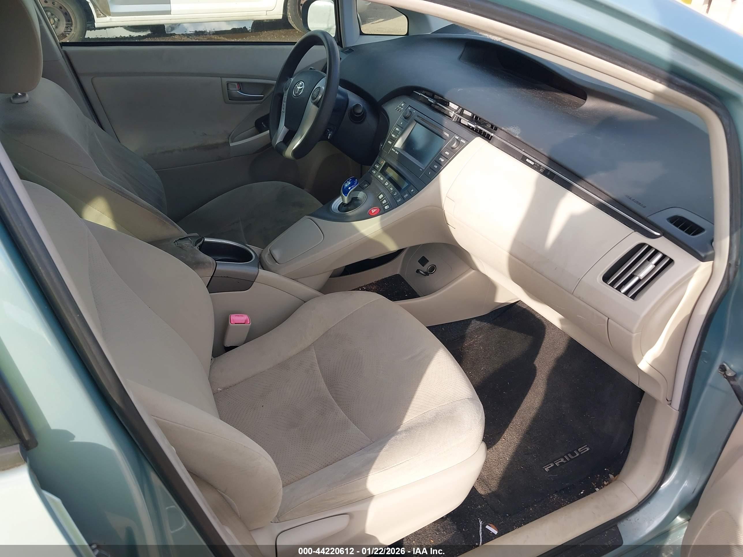 TOYOTA PRIUS image 5