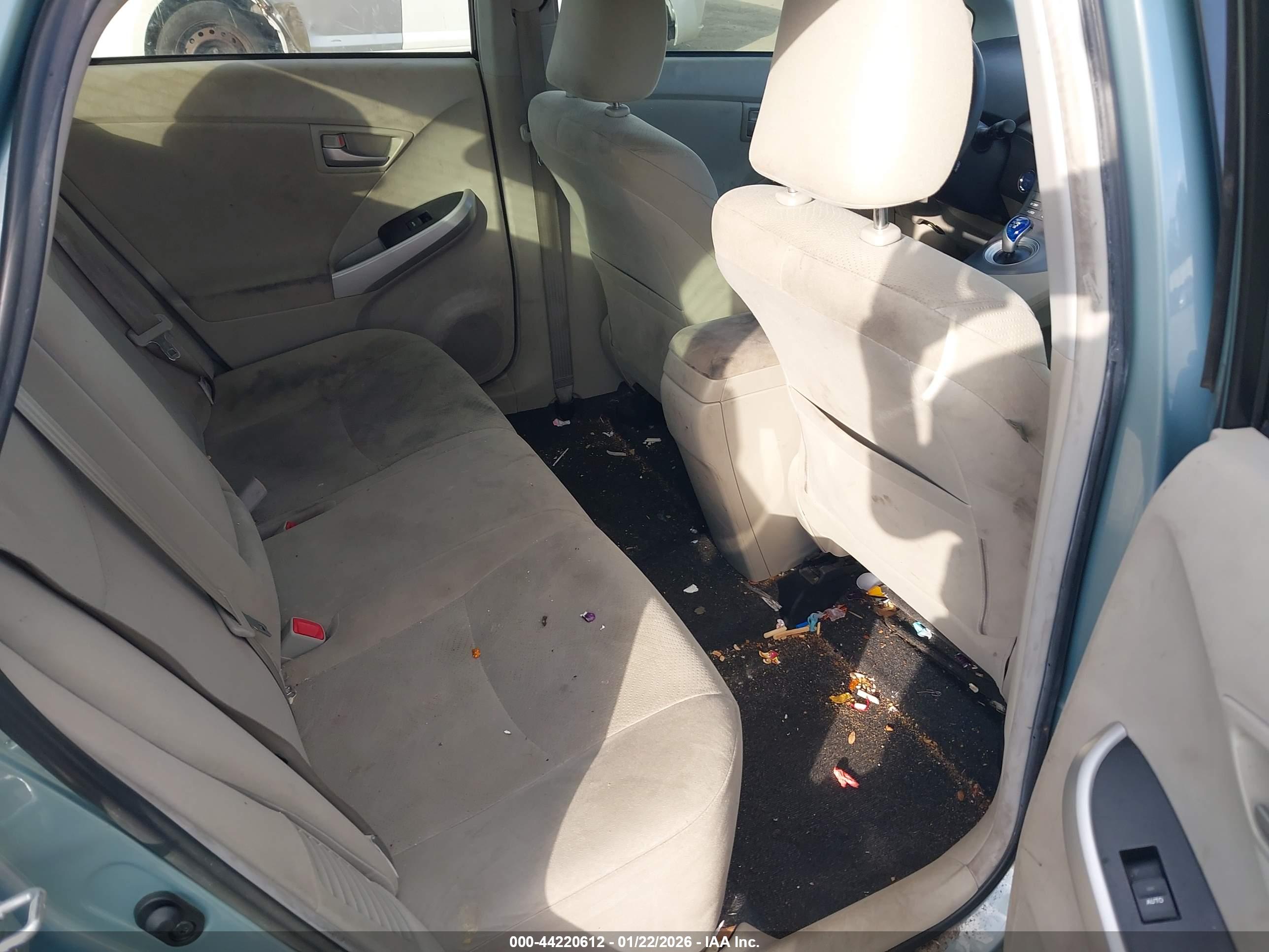 TOYOTA PRIUS image 8