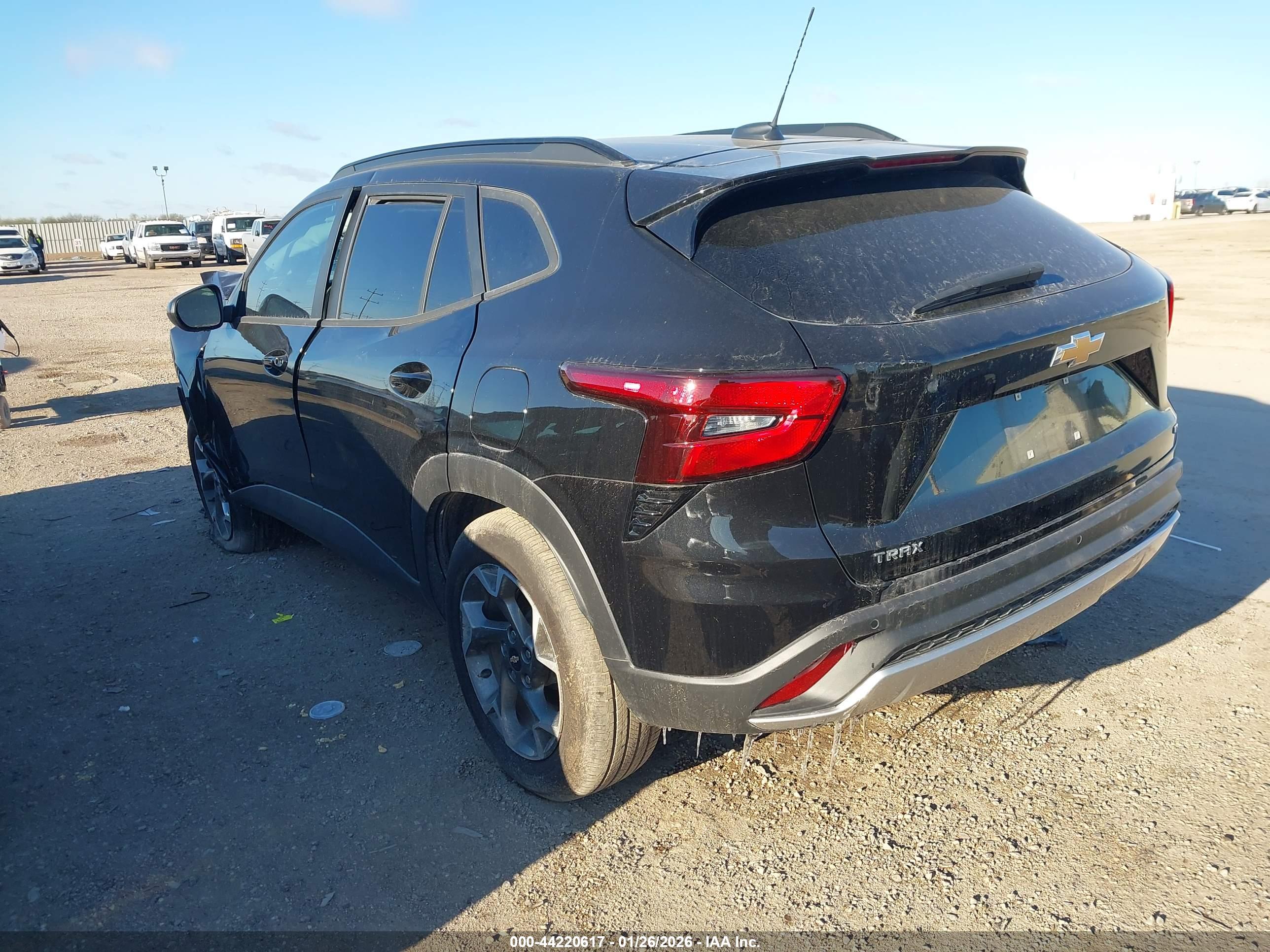 CHEVROLET TRAX image 3
