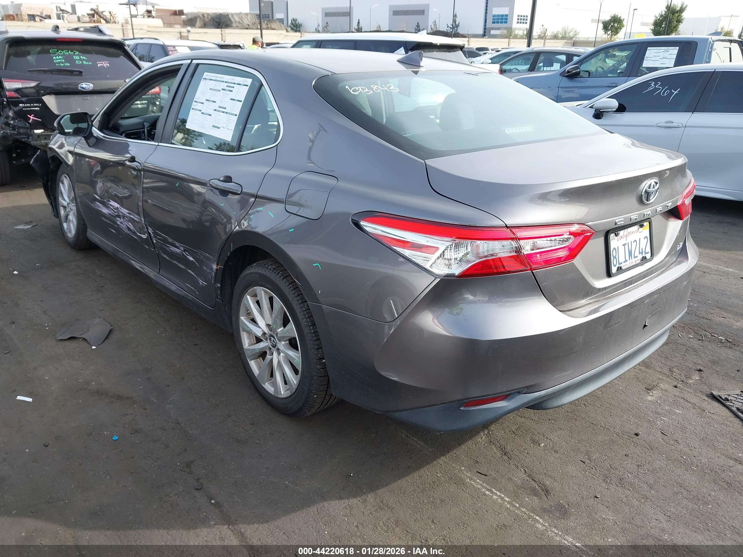 TOYOTA CAMRY image 3