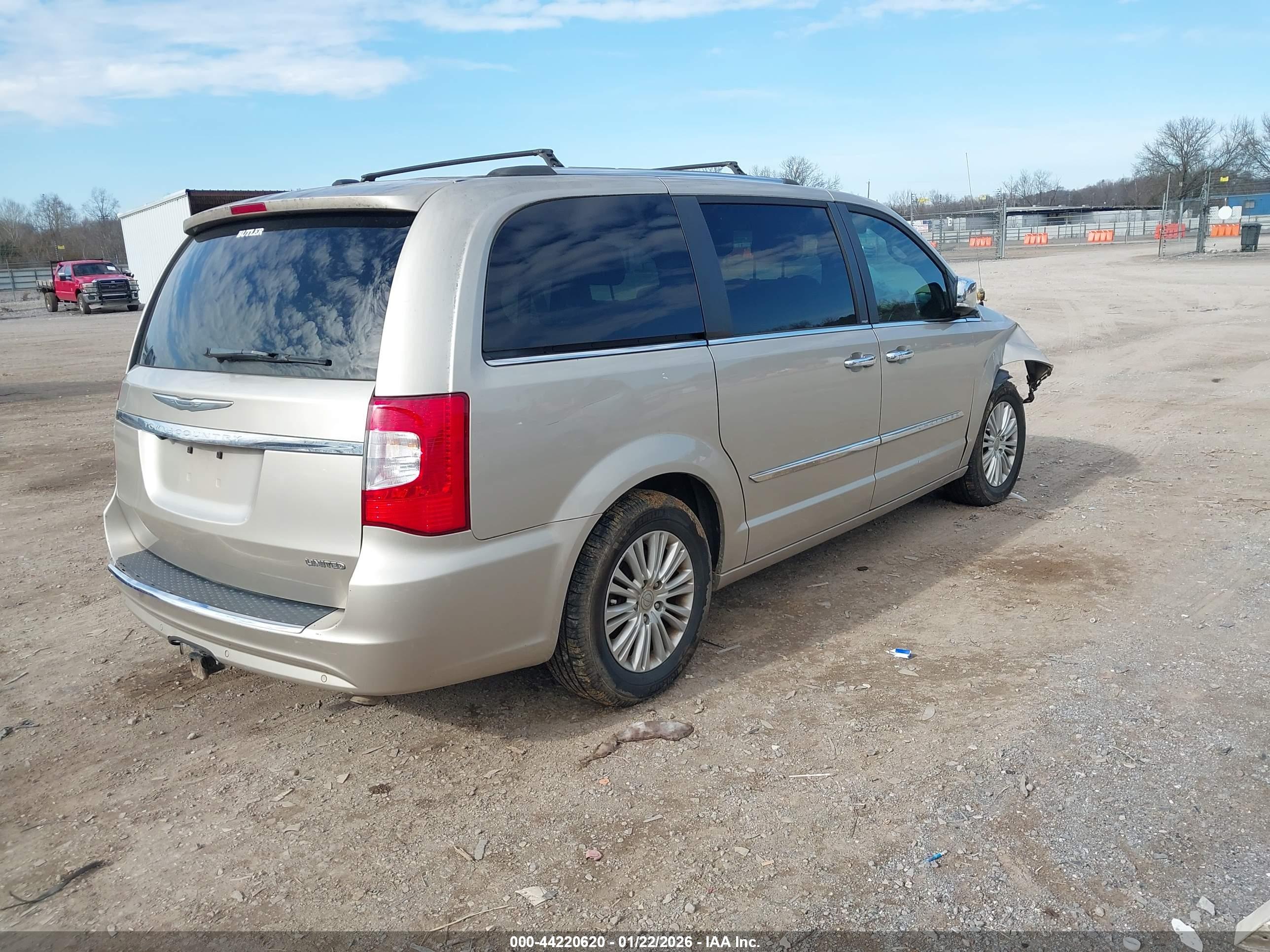 CHRYSLER TOWN image 4