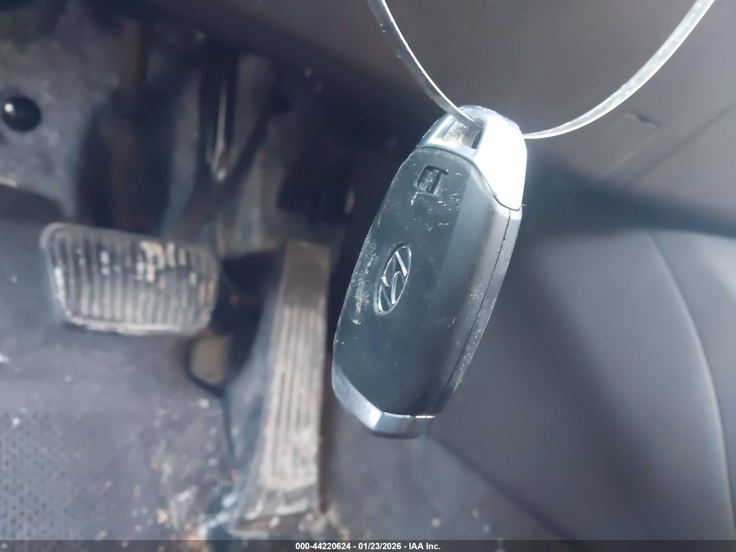 HYUNDAI SANTA image 11