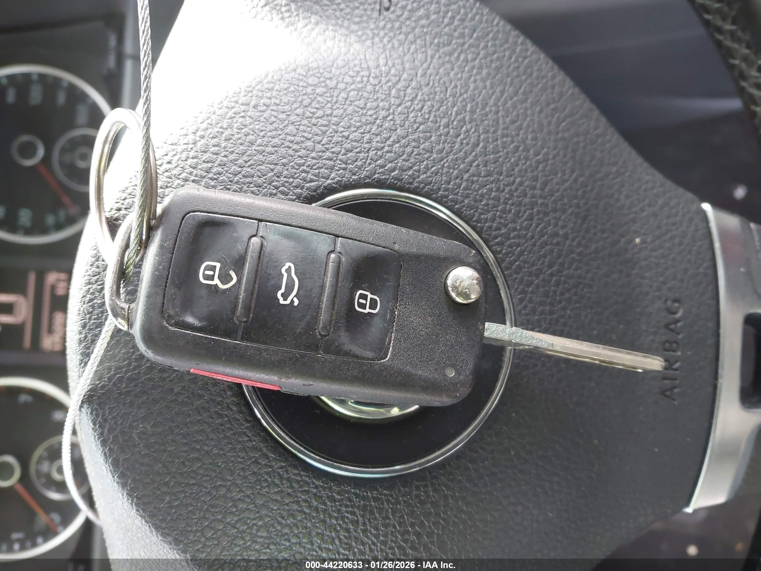 VOLKSWAGEN TIGUAN image 11