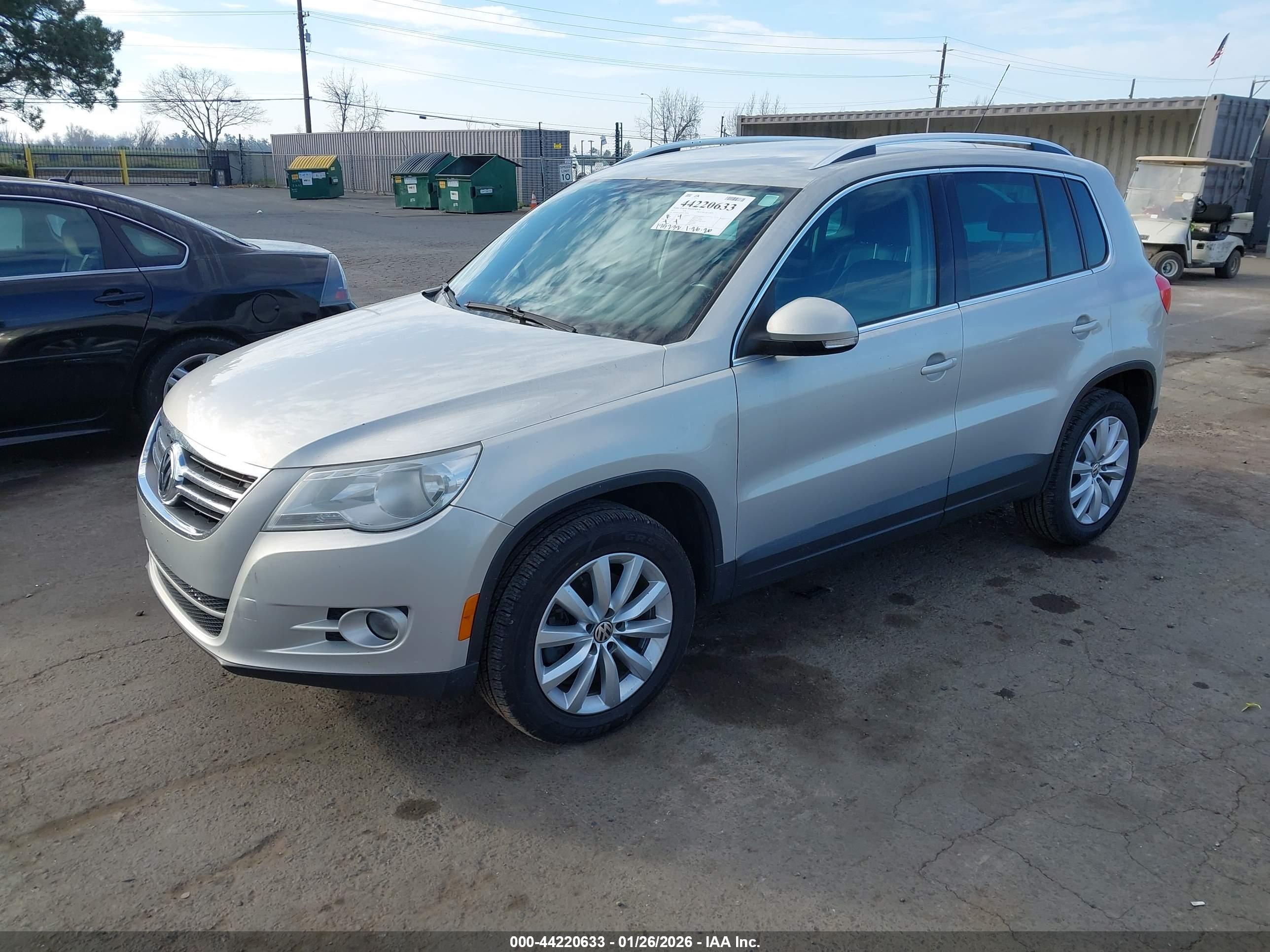 VOLKSWAGEN TIGUAN image 2