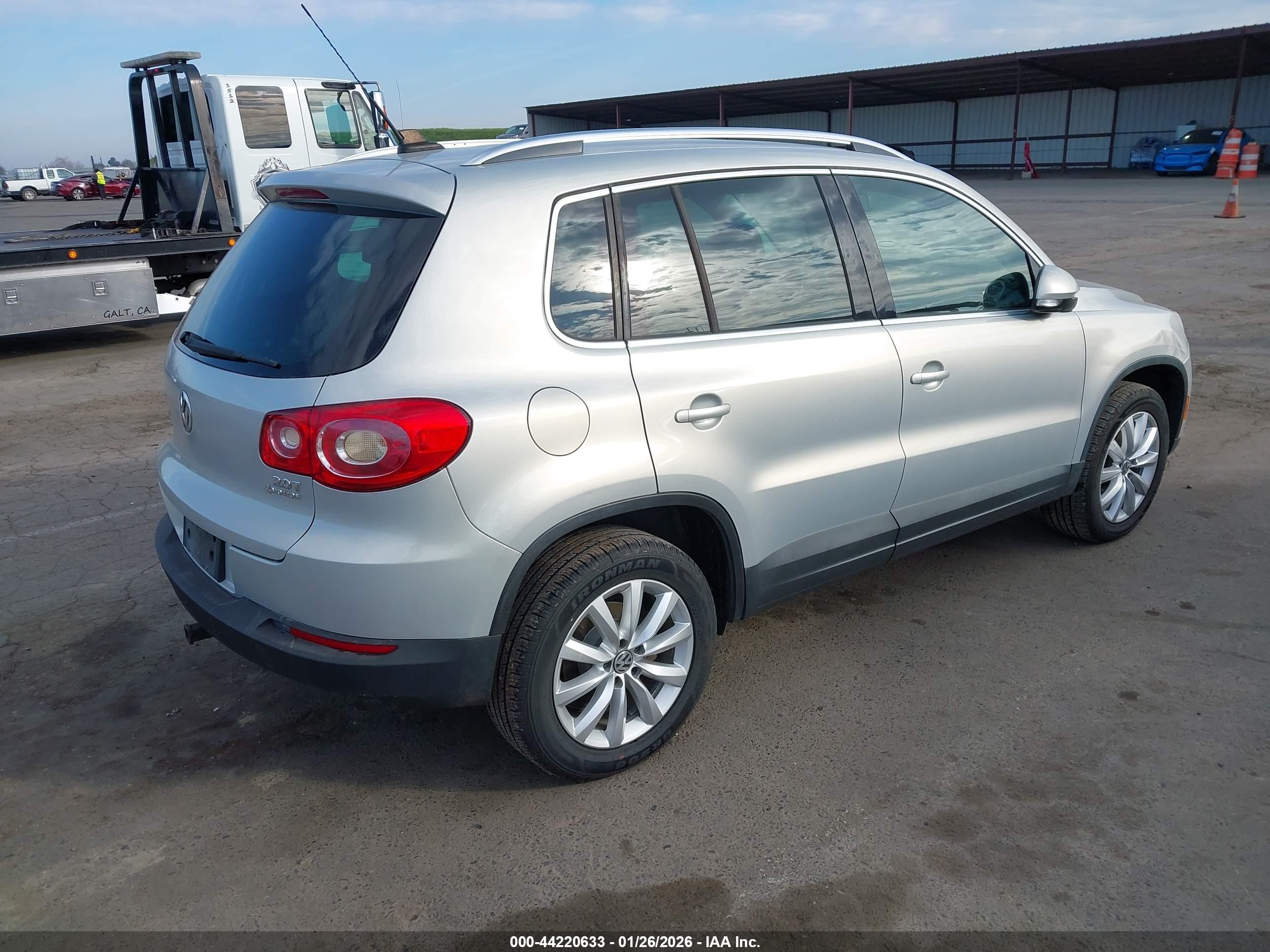 VOLKSWAGEN TIGUAN image 4