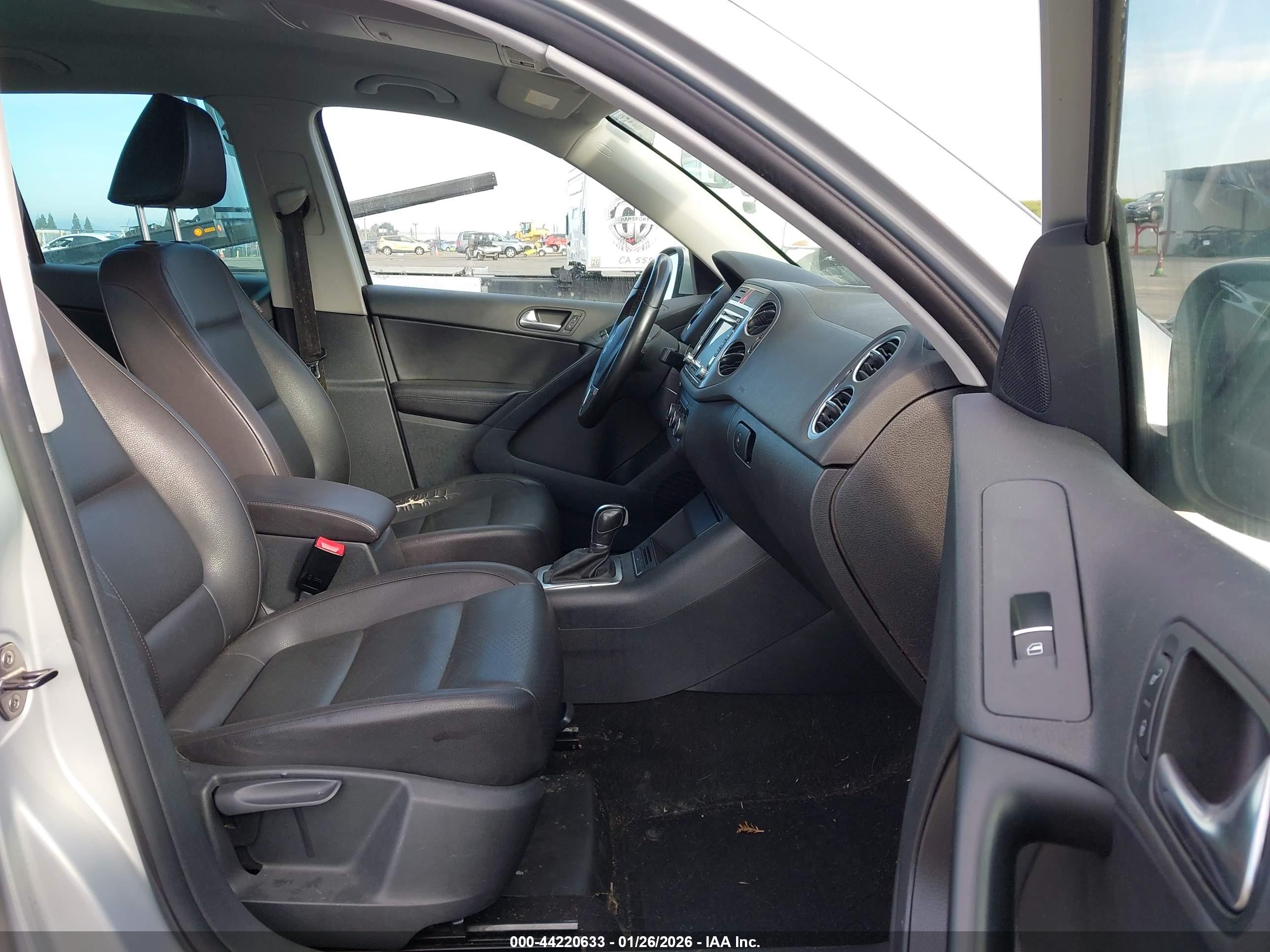 VOLKSWAGEN TIGUAN image 5